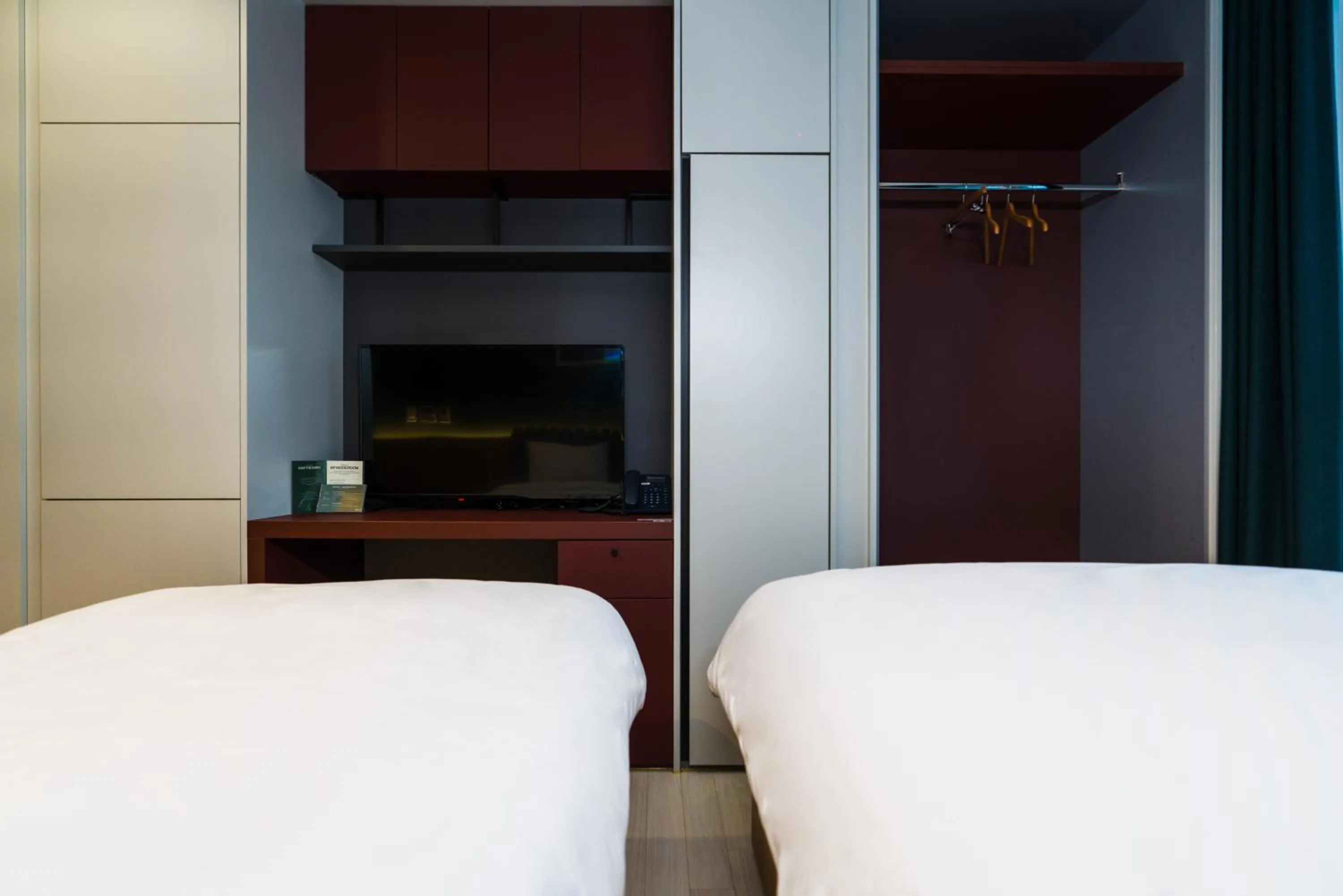 Bed in Busan Nampo Cotice The Ground