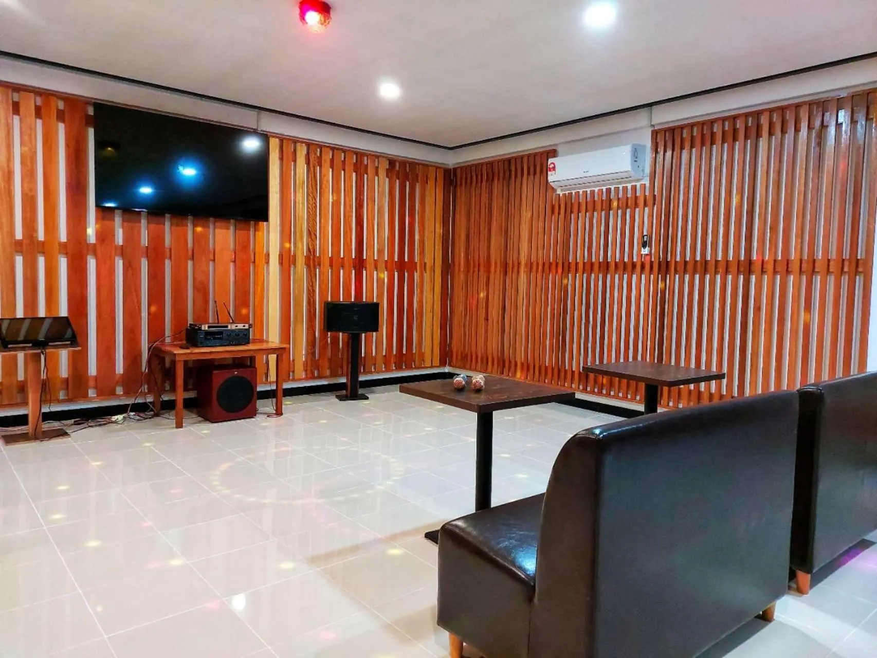 Karaoke in Marina Hotel