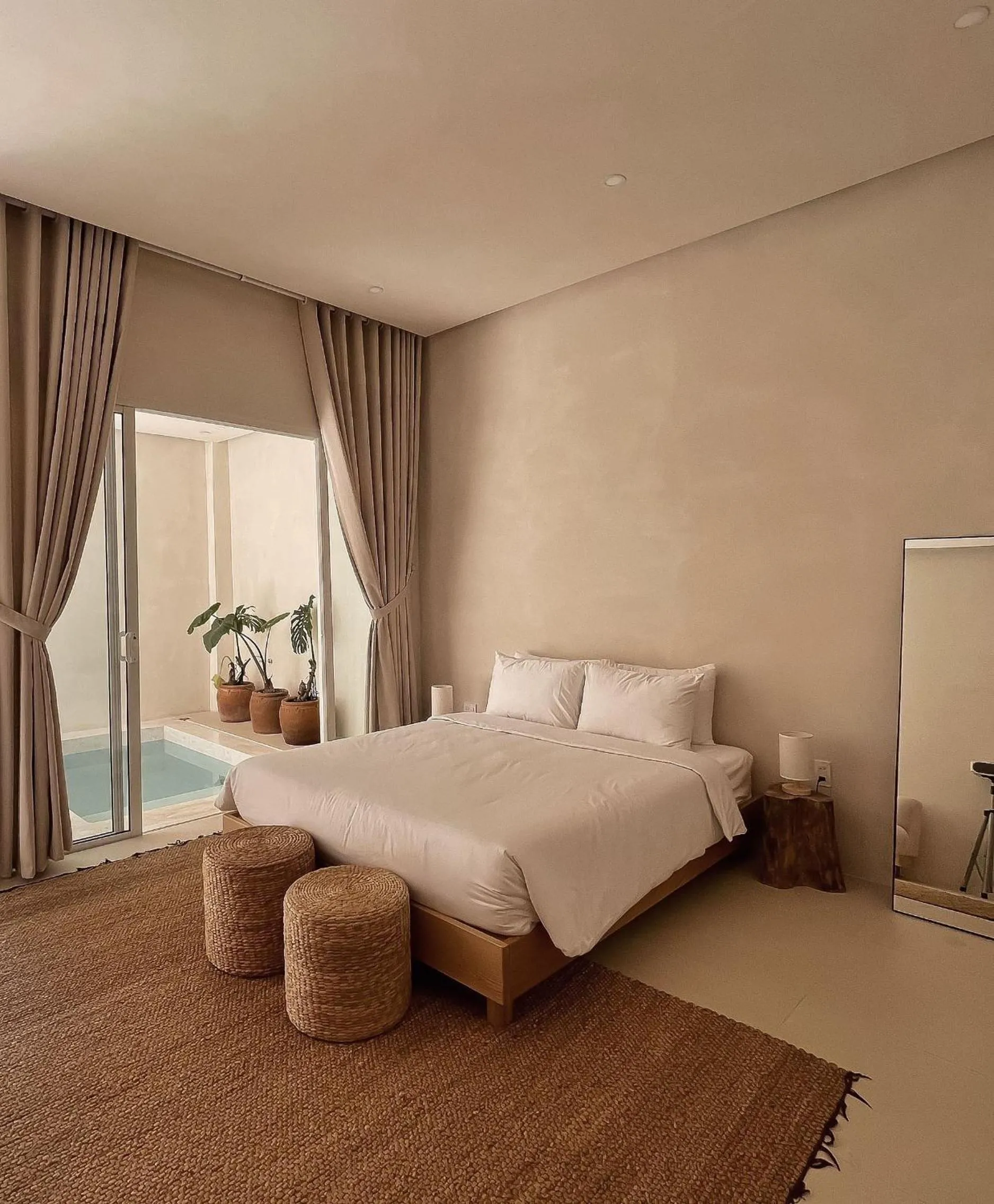 Bed in AMBERGRIS