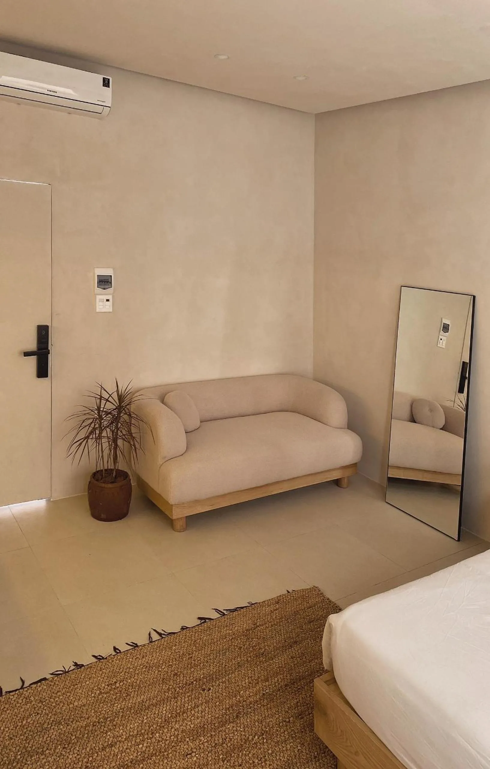 Bed in AMBERGRIS