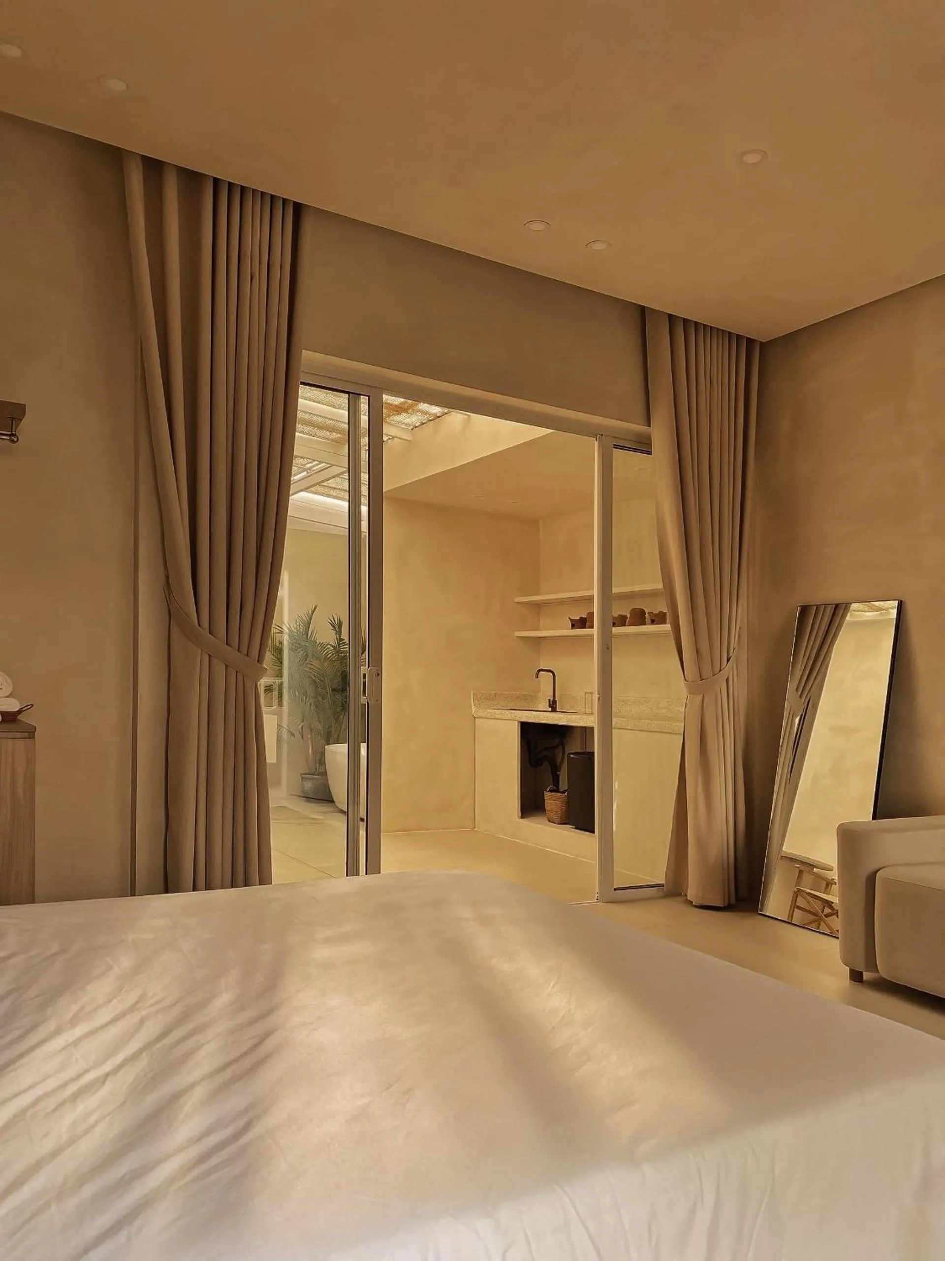 Bed in AMBERGRIS