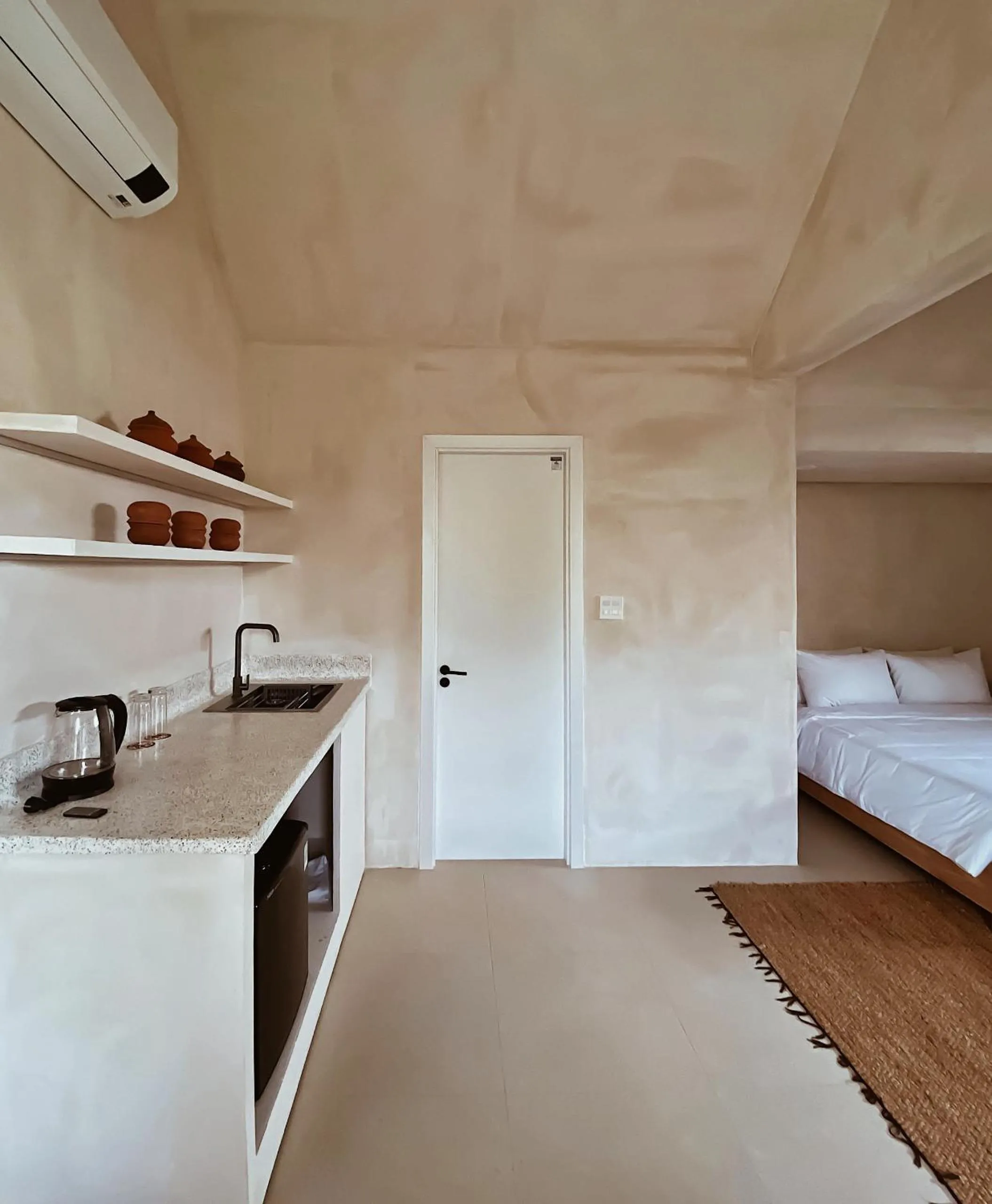 Bed in AMBERGRIS