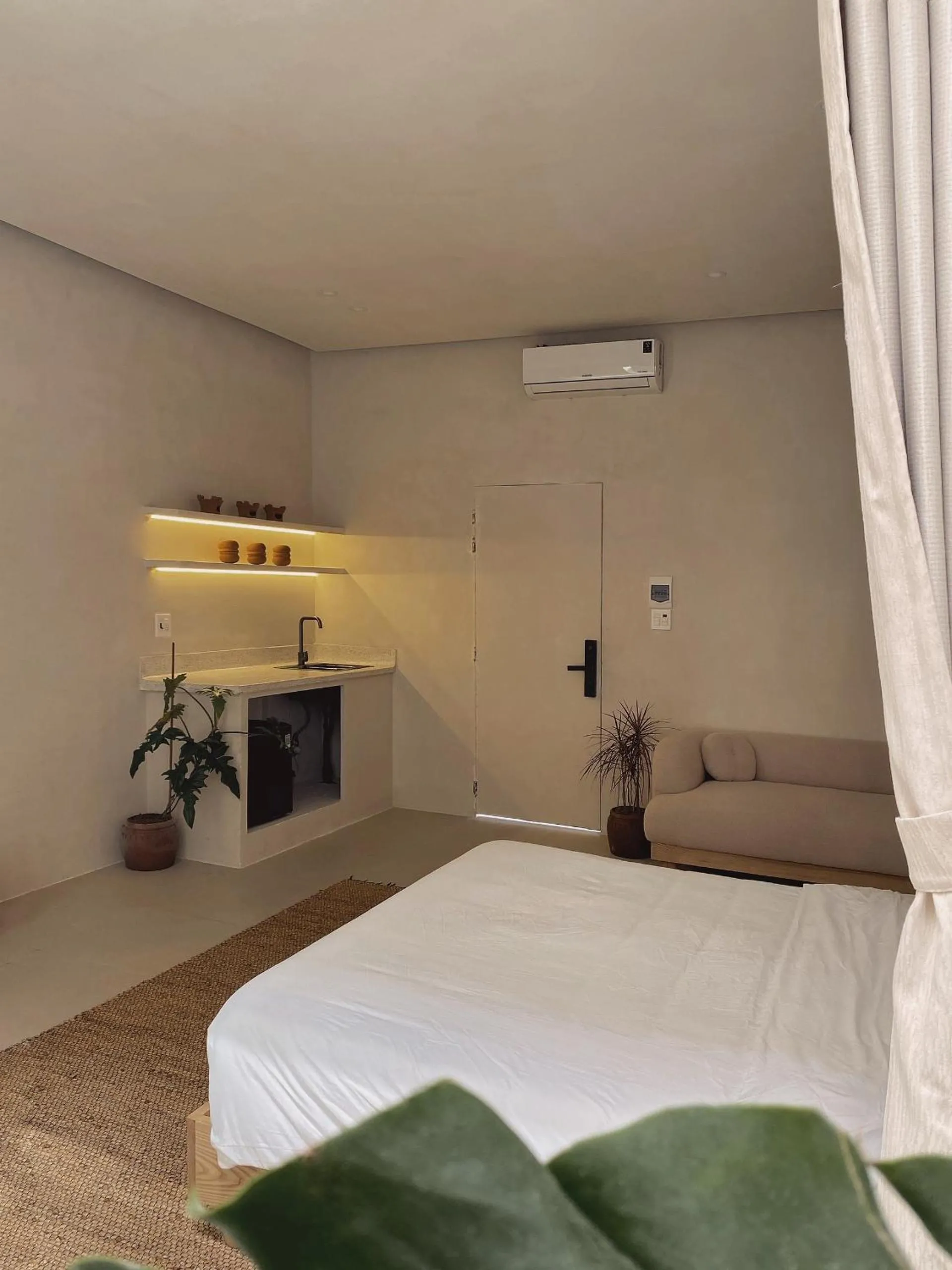 Bed in AMBERGRIS