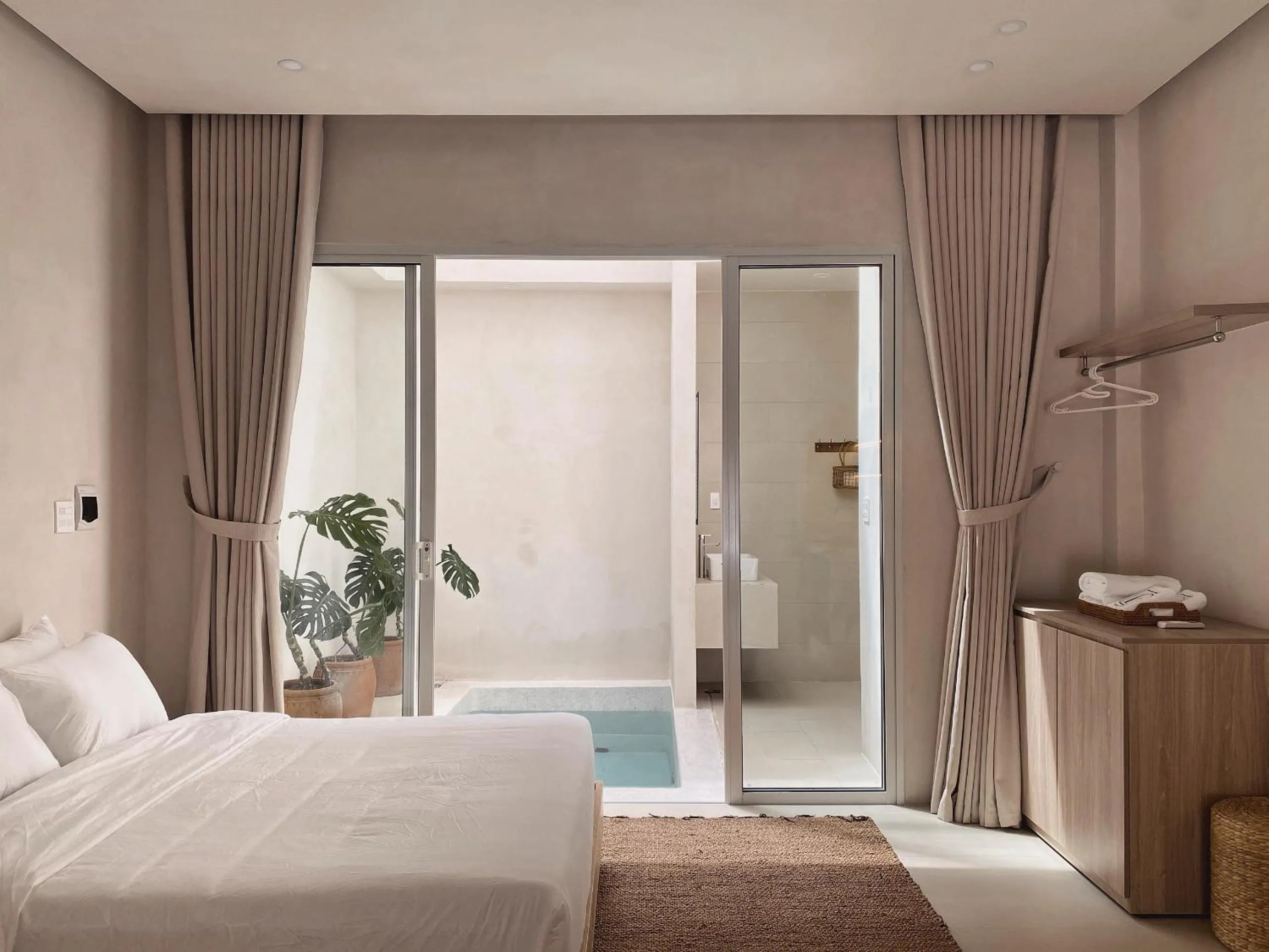 Bed in AMBERGRIS