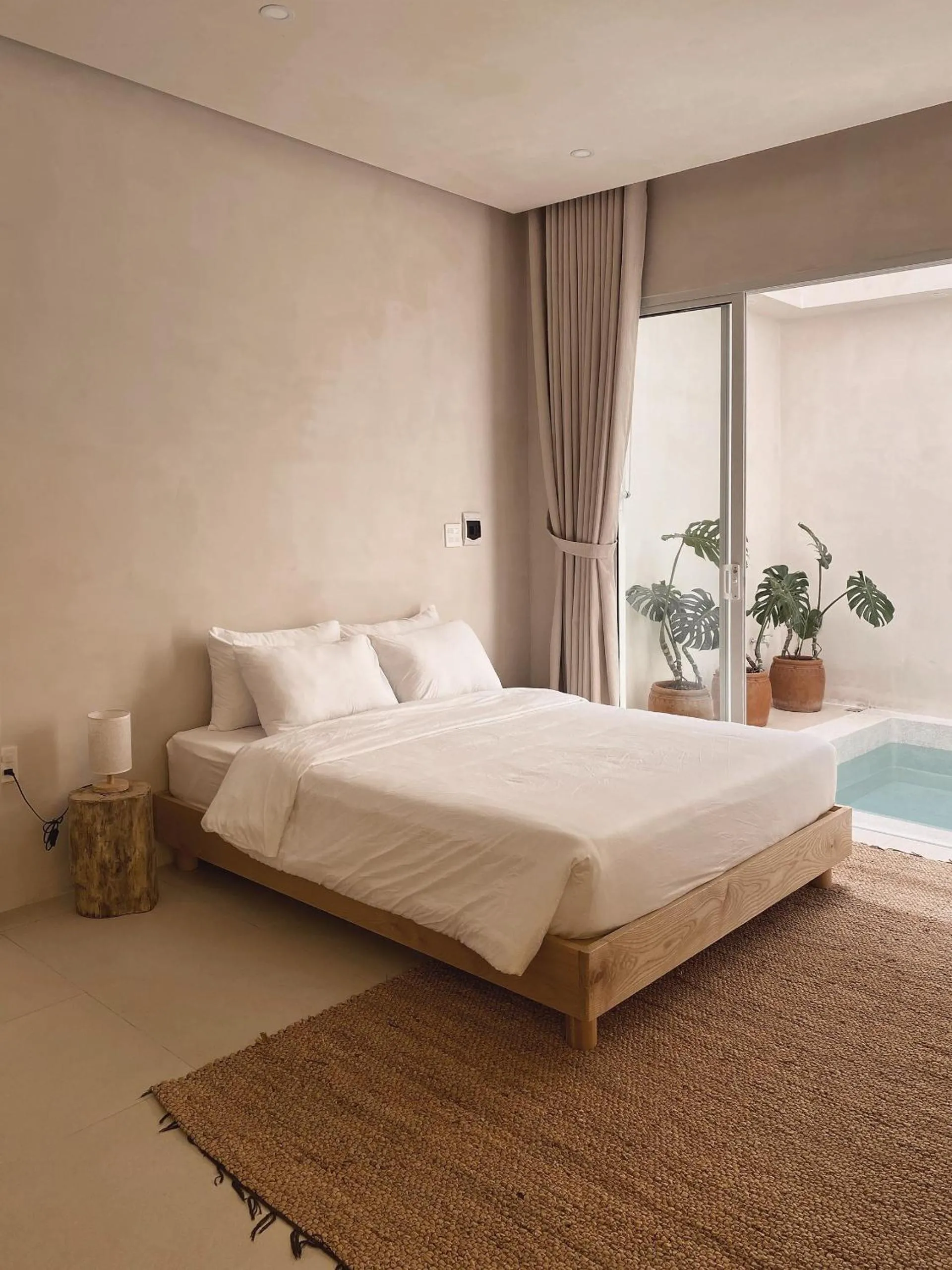 Bed in AMBERGRIS
