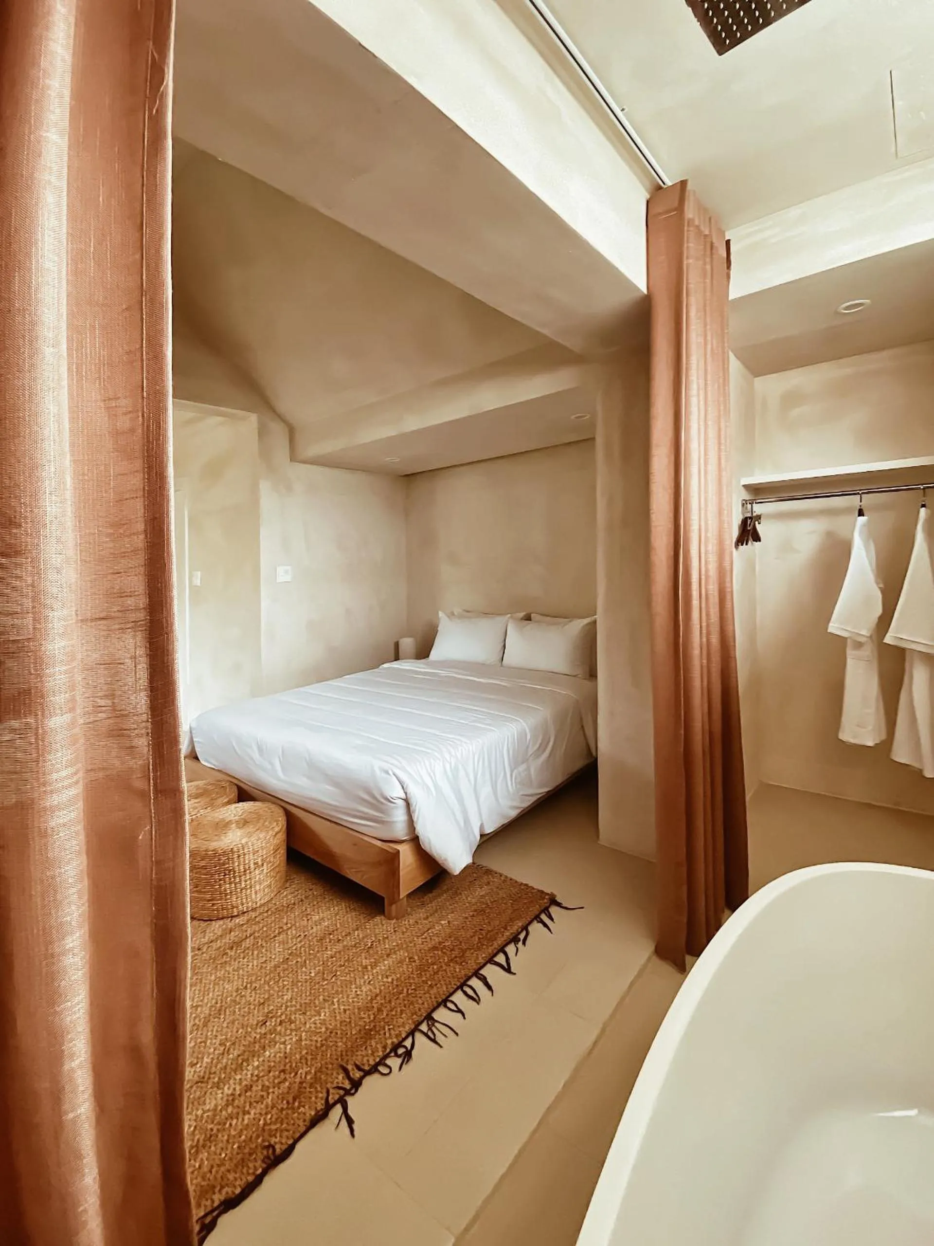 Bed in AMBERGRIS