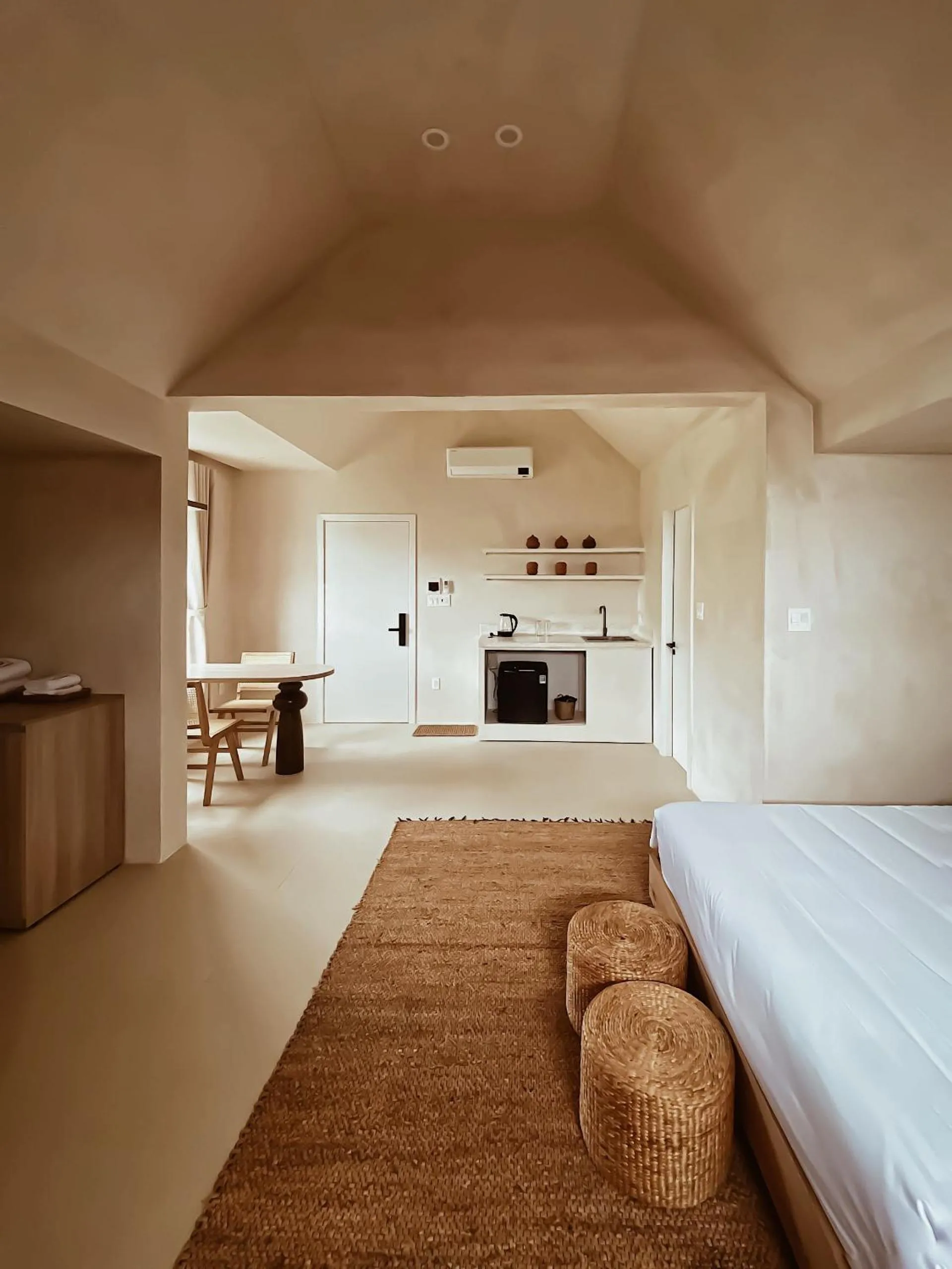 Photo of the whole room, Bed in AMBERGRIS
