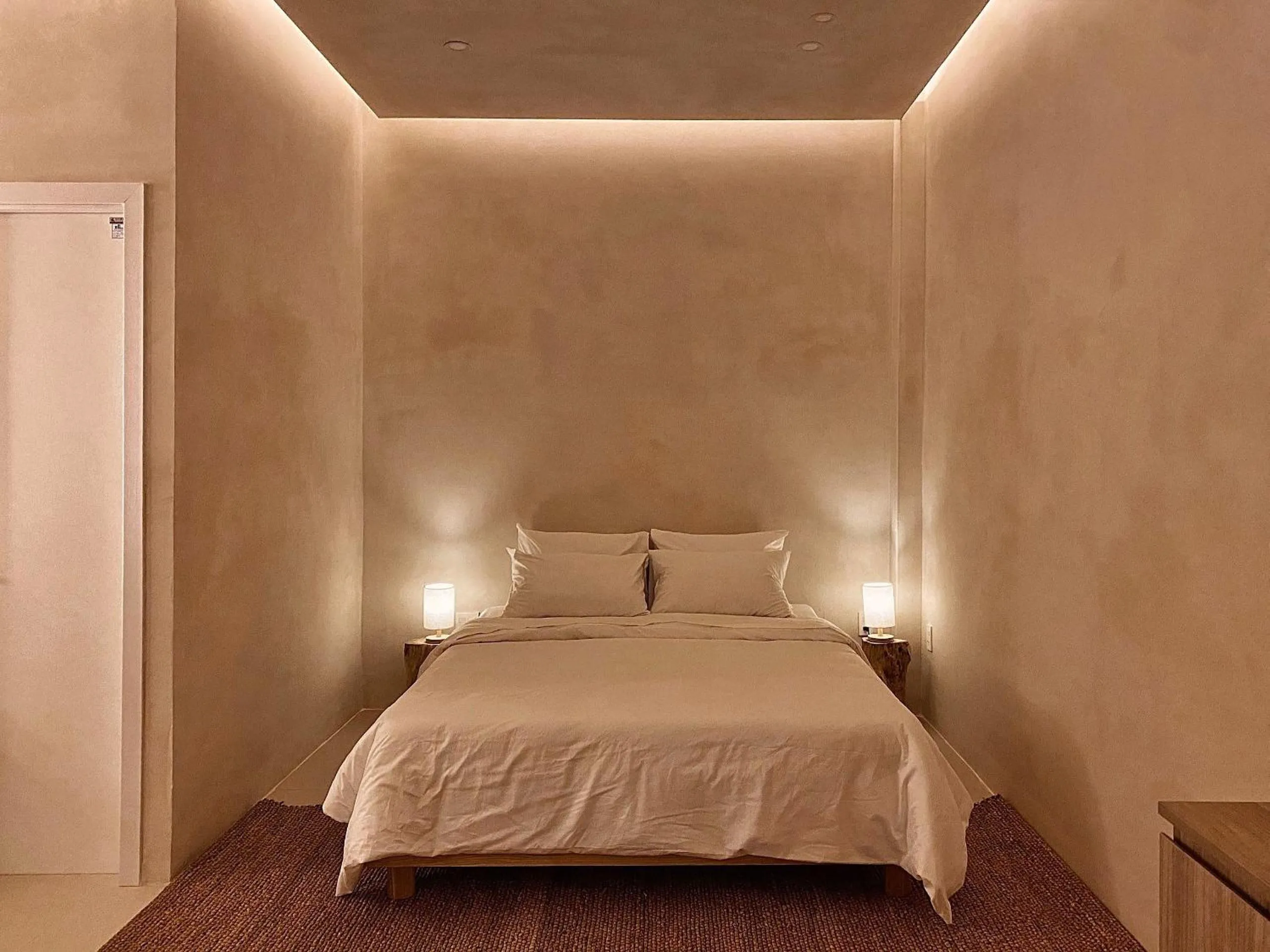 Bed in AMBERGRIS