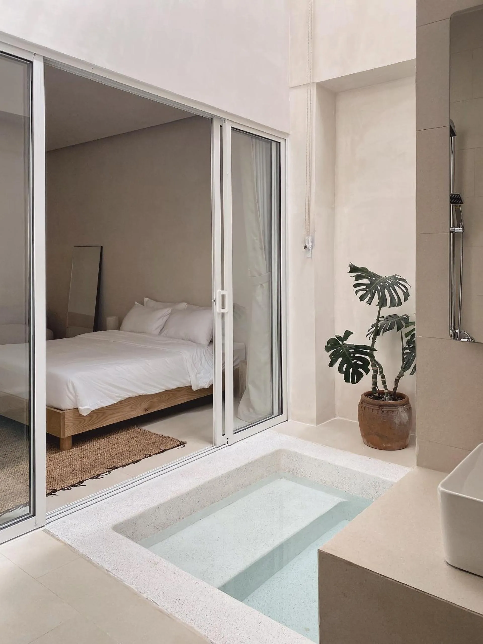 Bed in AMBERGRIS