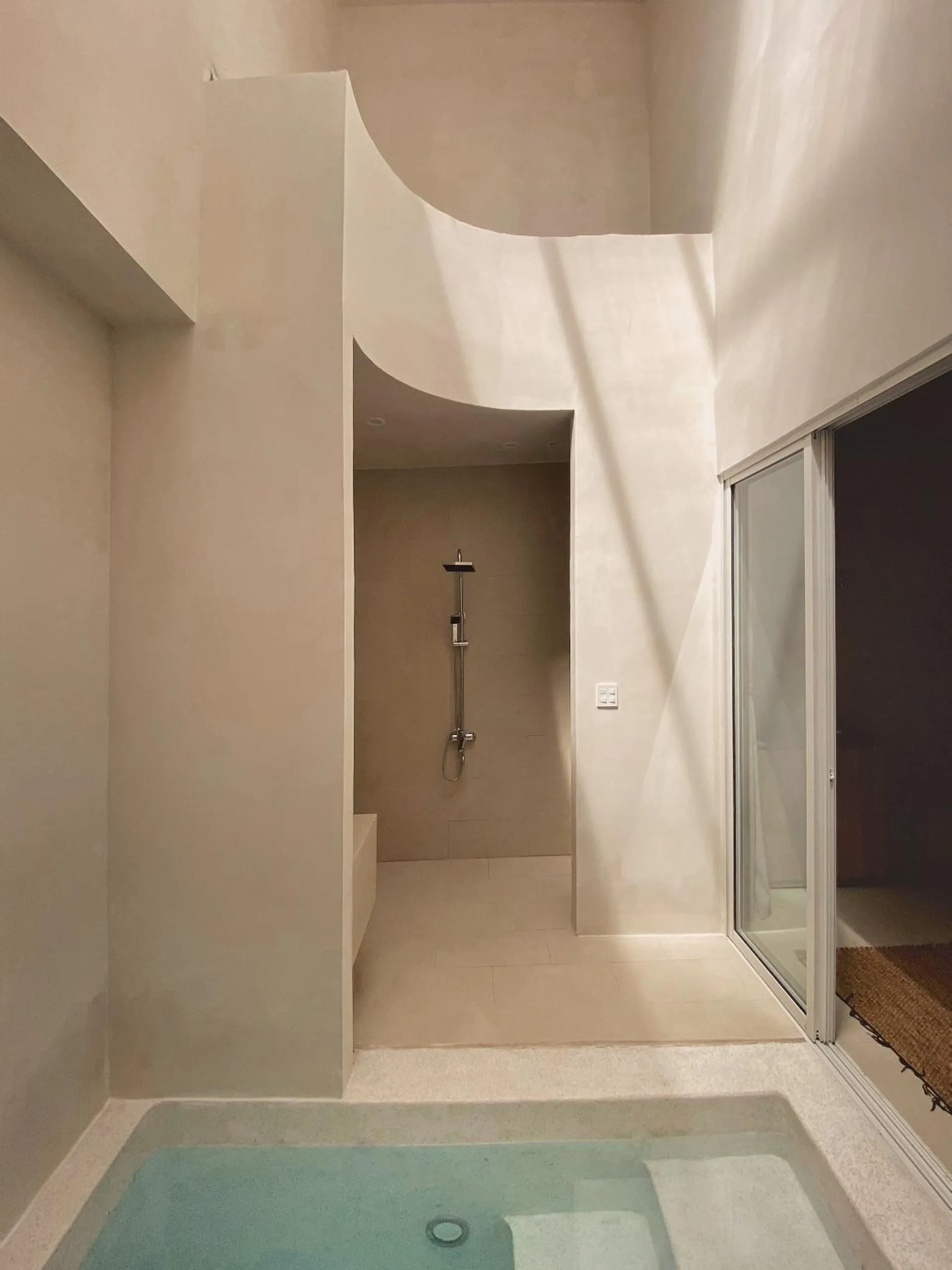 Bathroom in AMBERGRIS