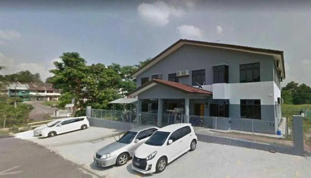 Facade/entrance in Hotel O RAHMAH SOJOURN CENTRE