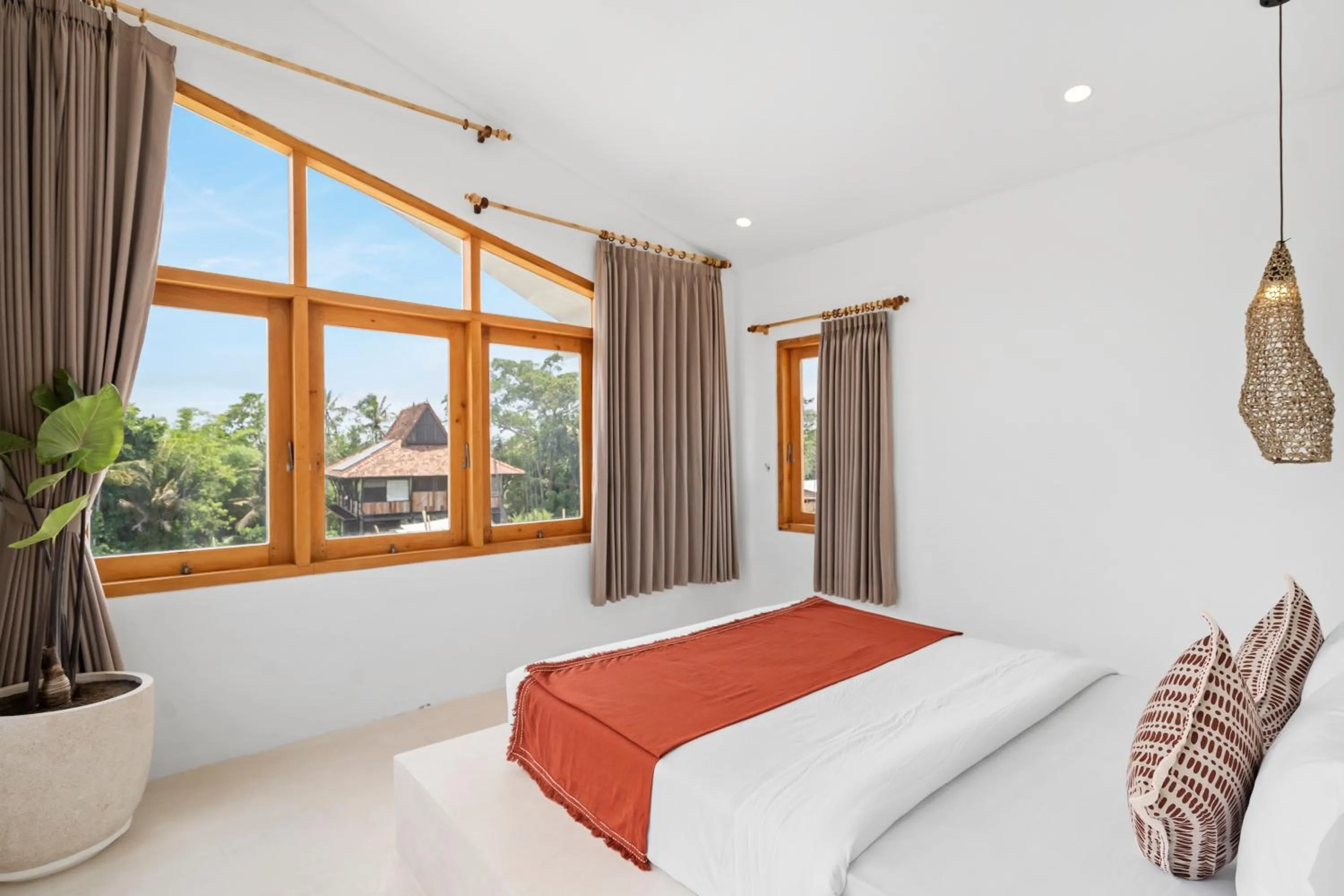 Bed in Gigi Sun Villa by Betterplace