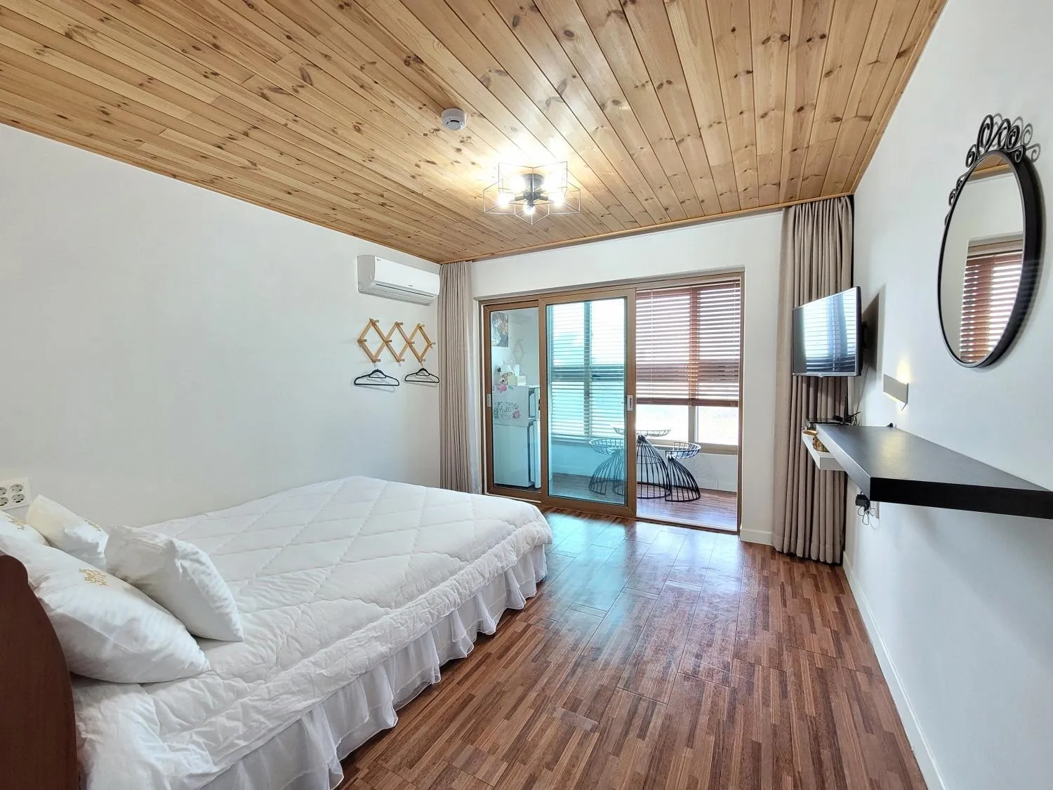 Bed in Starlight drops Pension