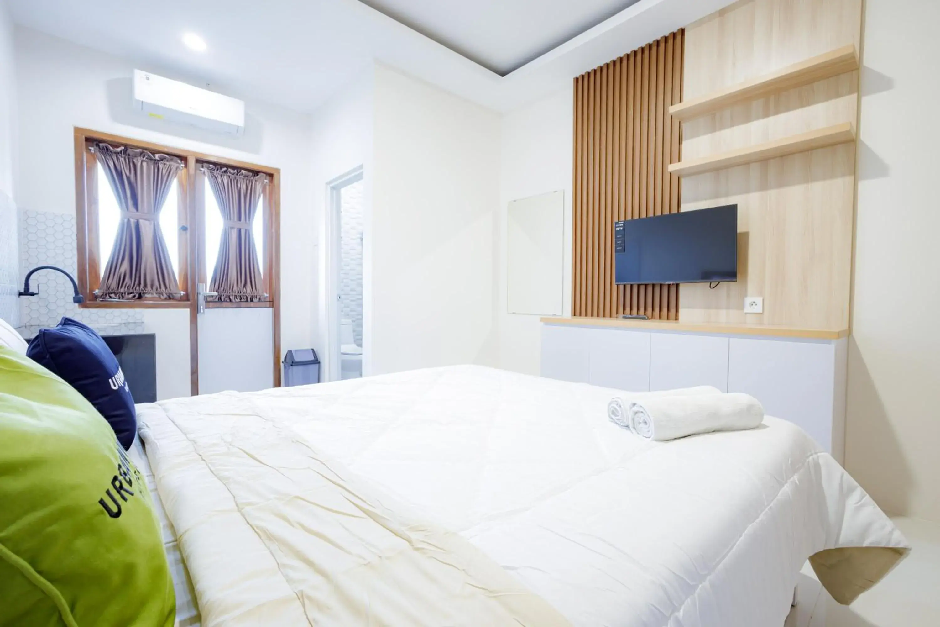 Bedroom, Bed in Urbanview Hotel Syariah The Ragunan Residence Bedroom, Bed in Urbanview Hotel Syariah The Ragunan Residence