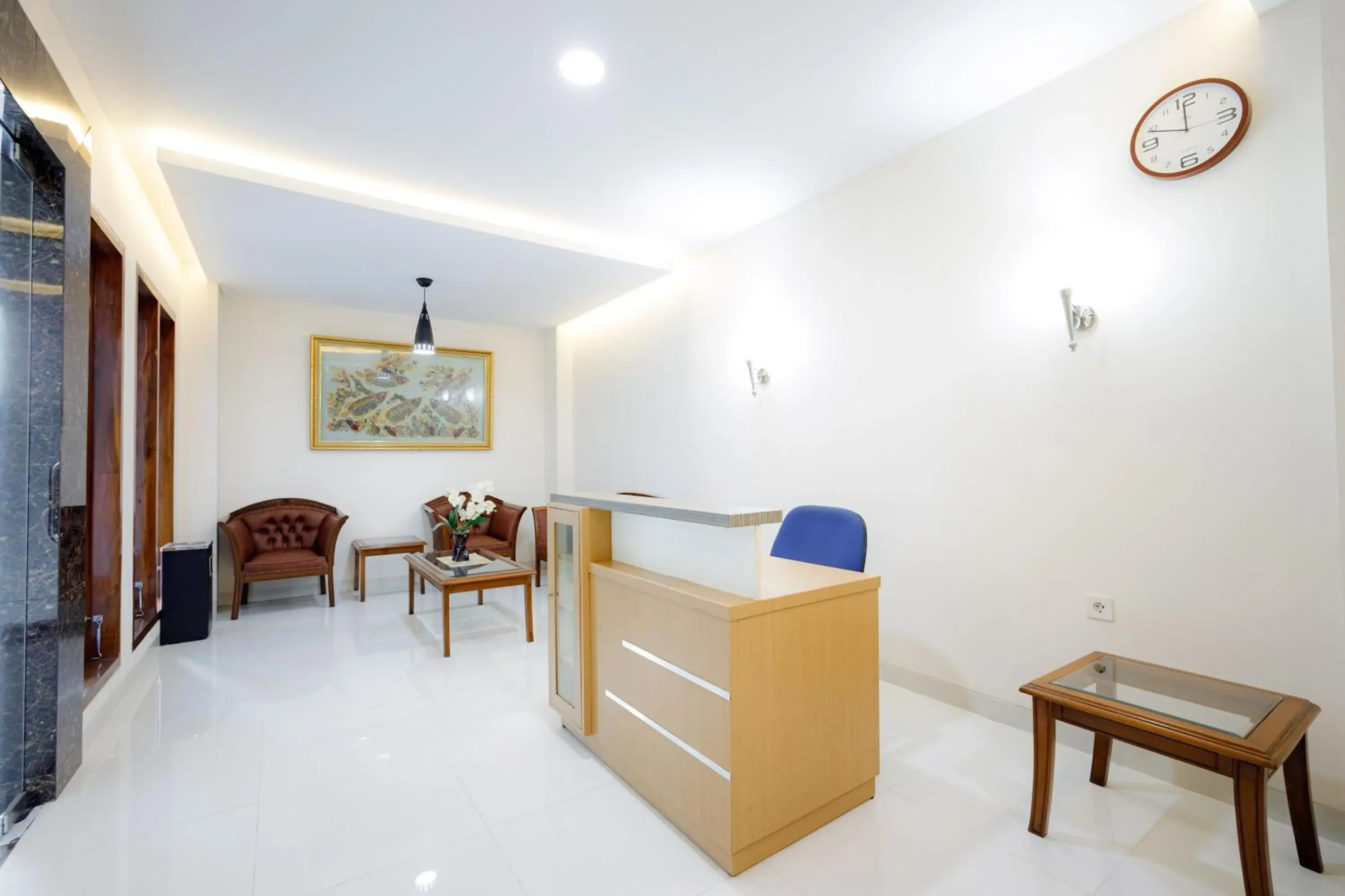 Lobby or reception in Urbanview Hotel Syariah The Ragunan Residence Lobby or reception in Urbanview Hotel Syariah The Ragunan Residence