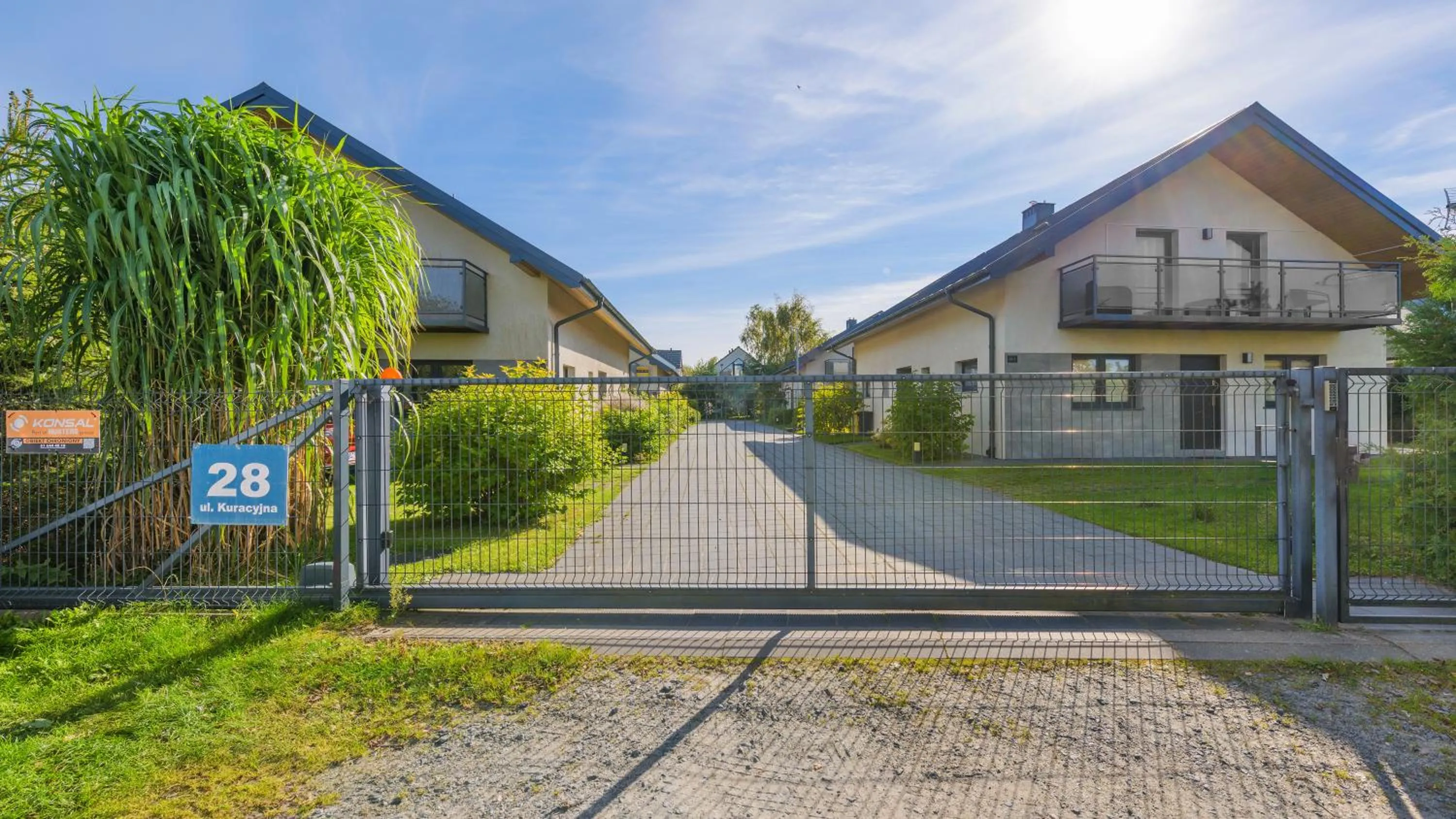 Property building in Jasne Wybrzeże, Sun & Snow