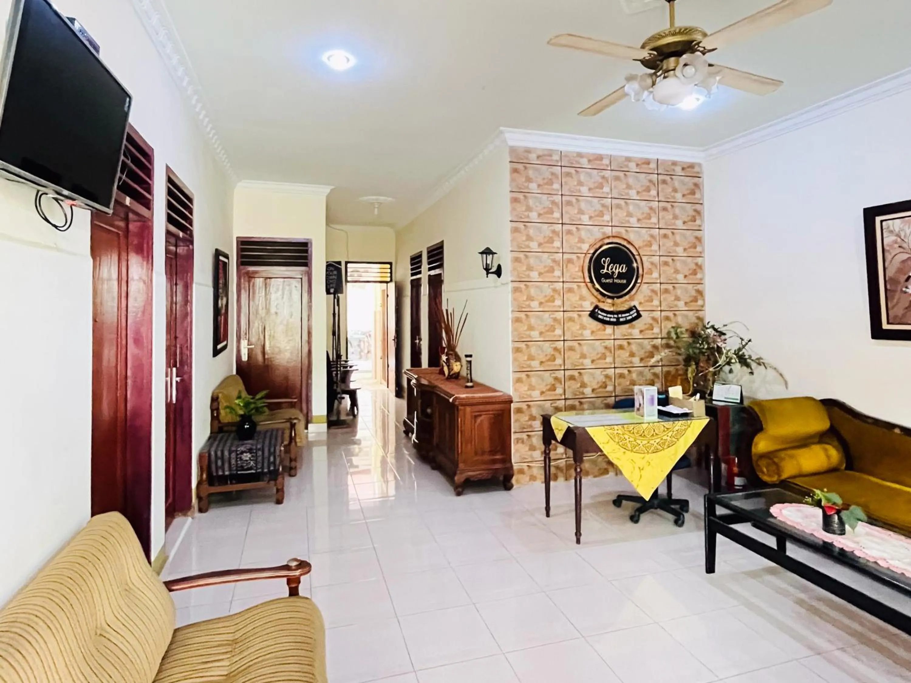 Living room in Lega Guest House Syariah near UISU Medan RedPartner