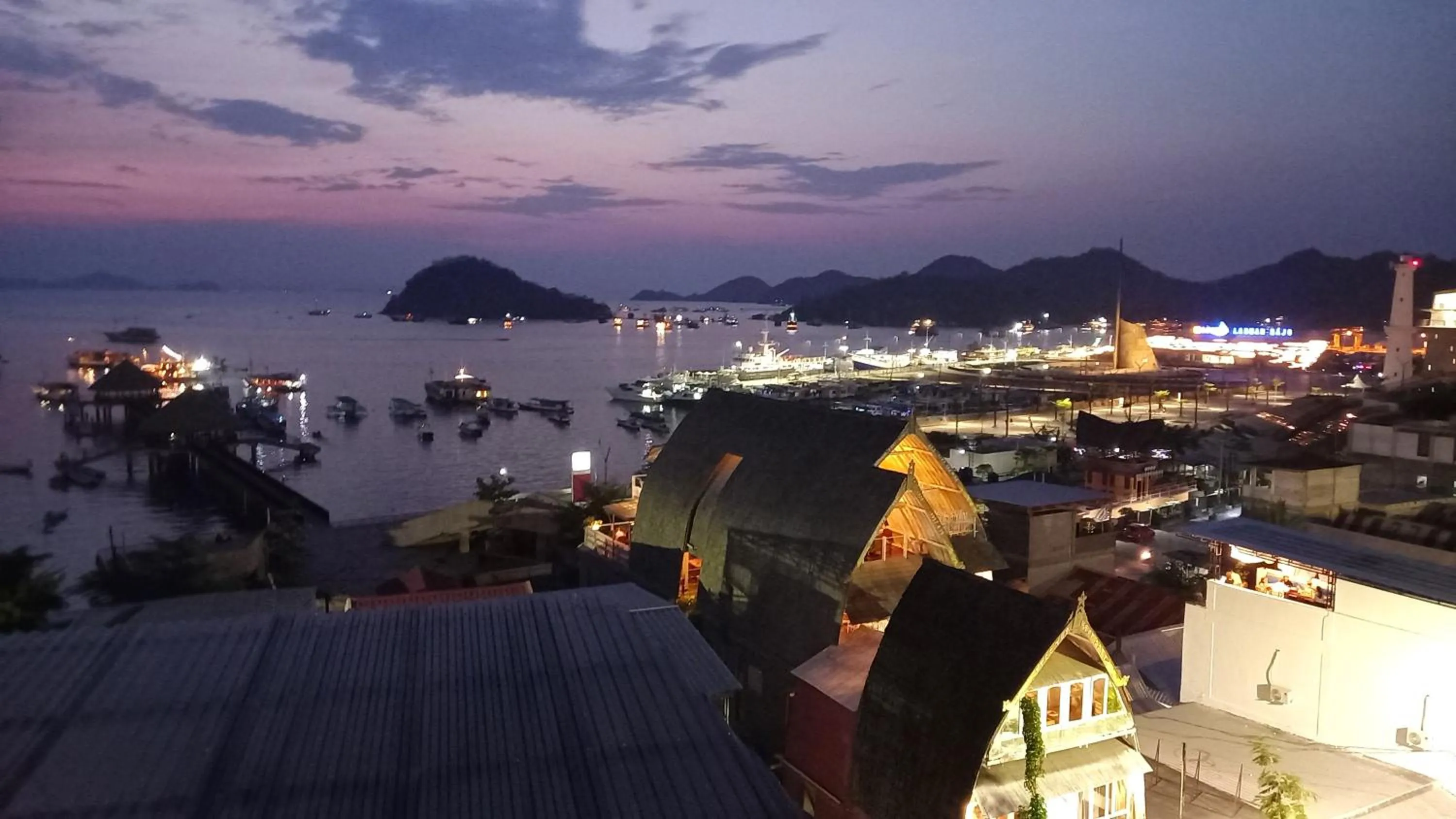 Night in dC Hotel & Hostel