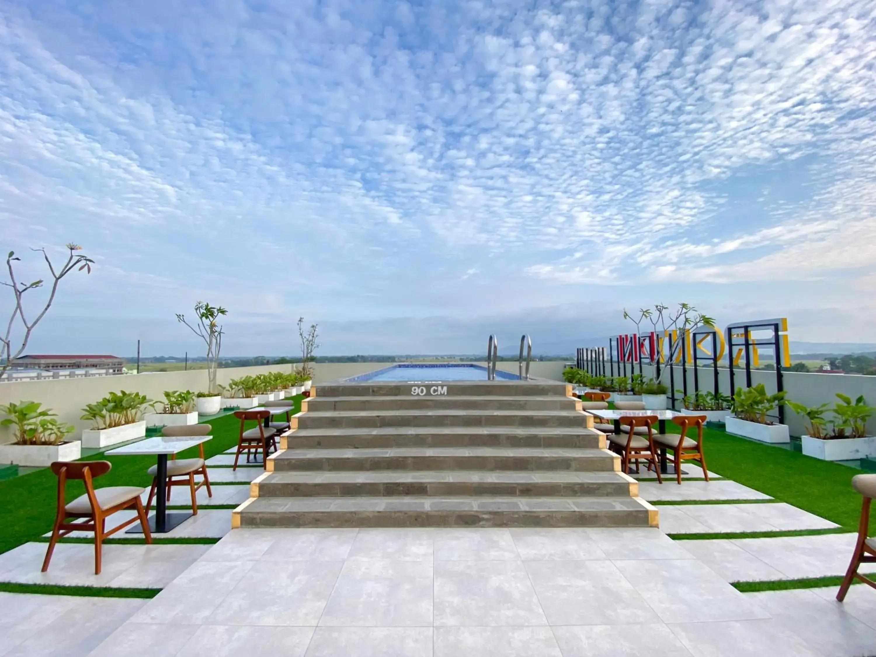 Restaurant/places to eat in Front One Hotel Gombong Restaurant/places to eat in Front One Hotel Gombong