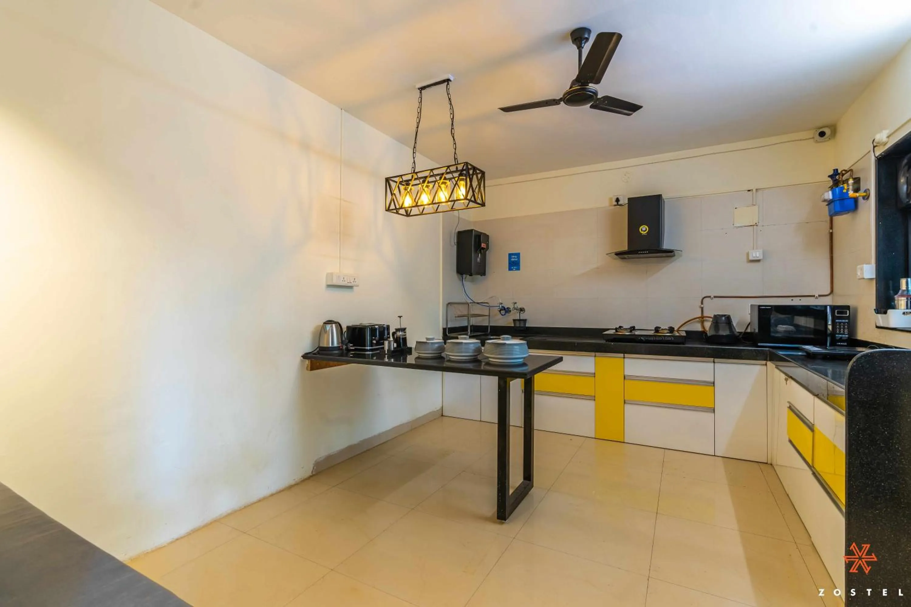 Kitchen or kitchenette in Zostel Pune (Viman Nagar)