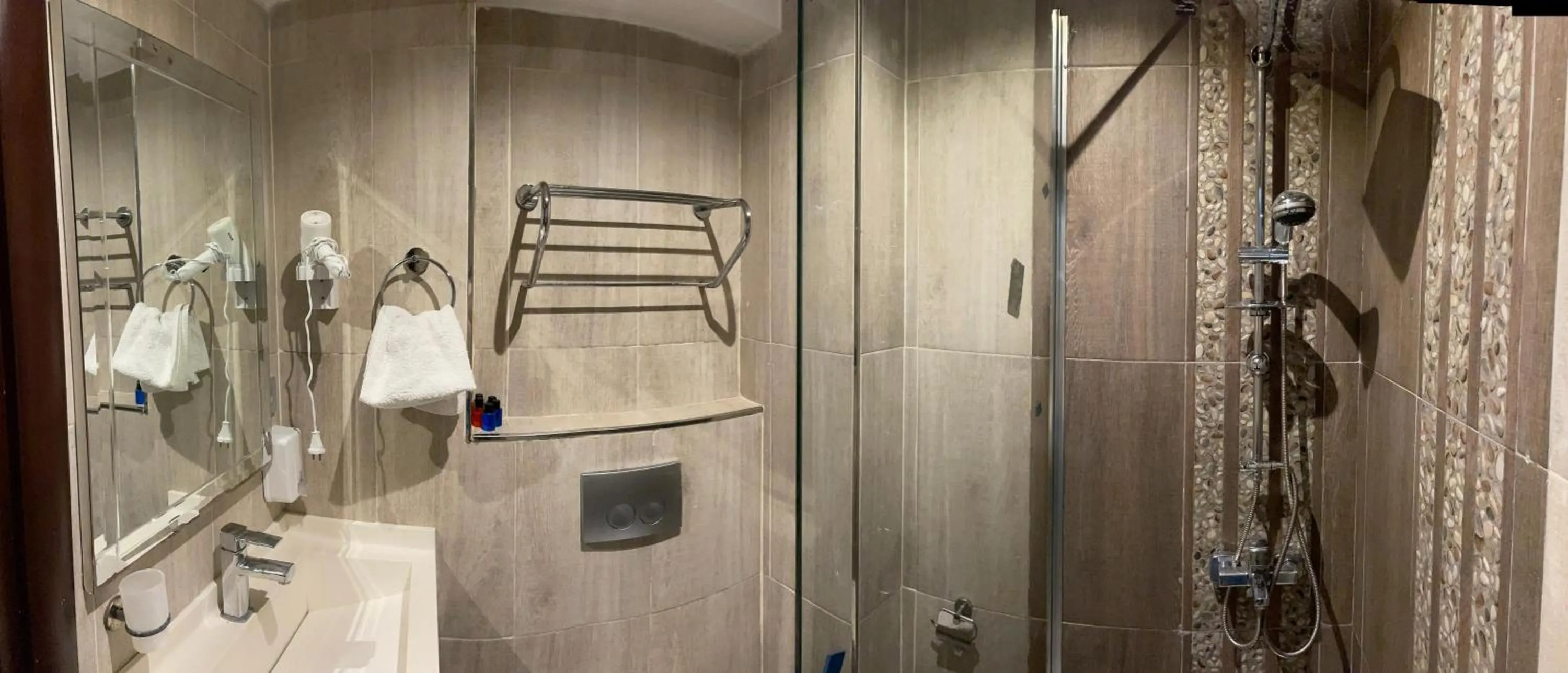 Shower in NACRE RESIDENCE
