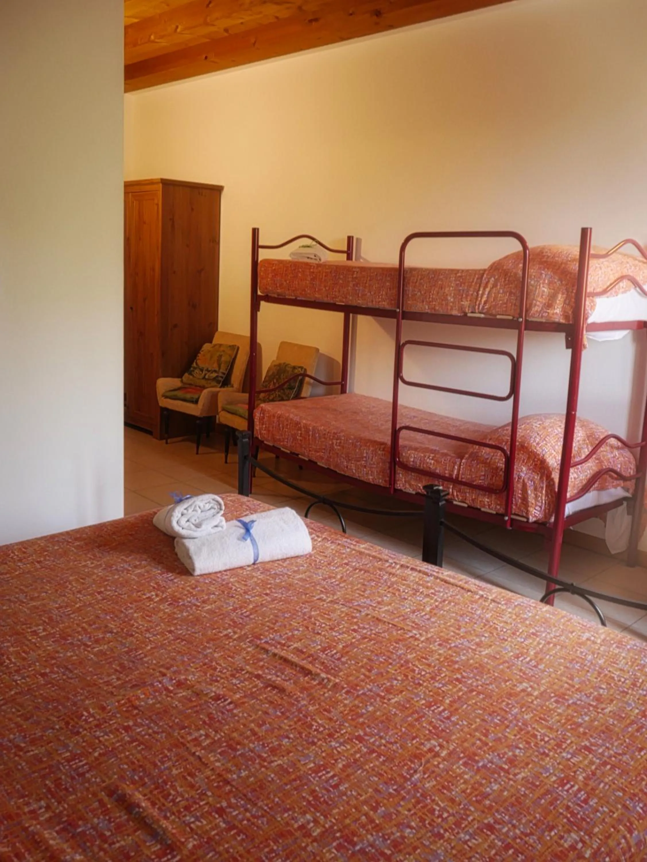 Triple Room with 3 Single Beds in Quadrifoglio Relax