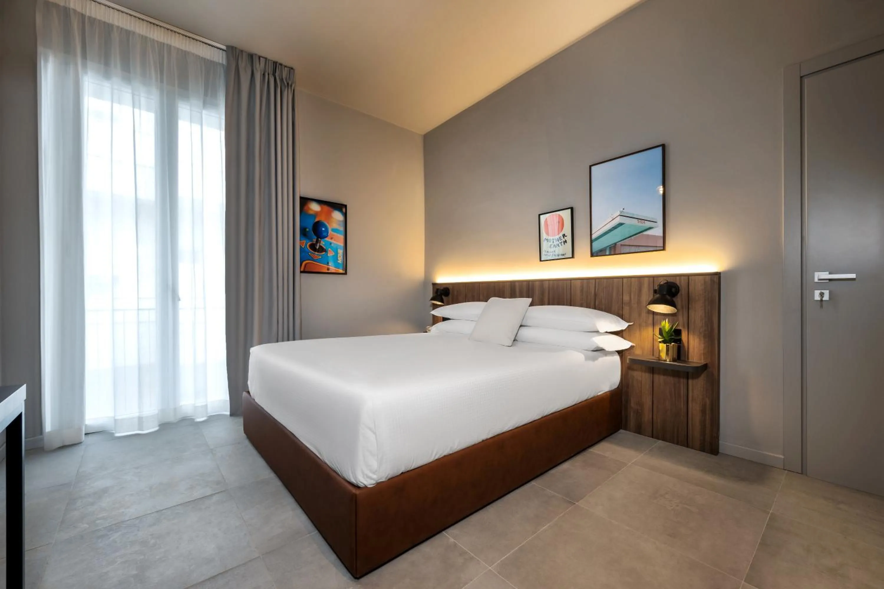 Bedroom, Bed in Homie