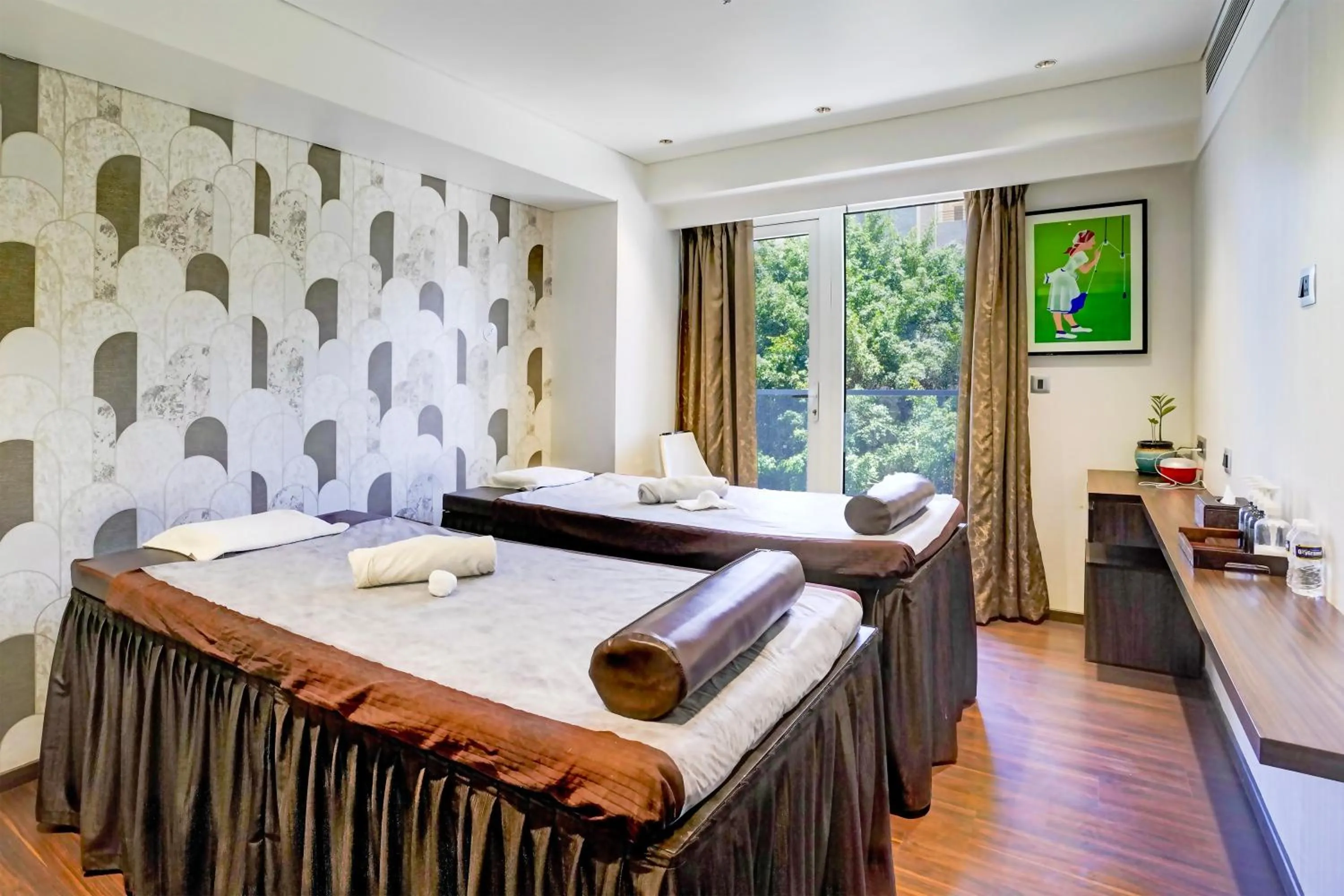 Other, Bed in Palette Magarpatta City formerly Emerald Guestimony