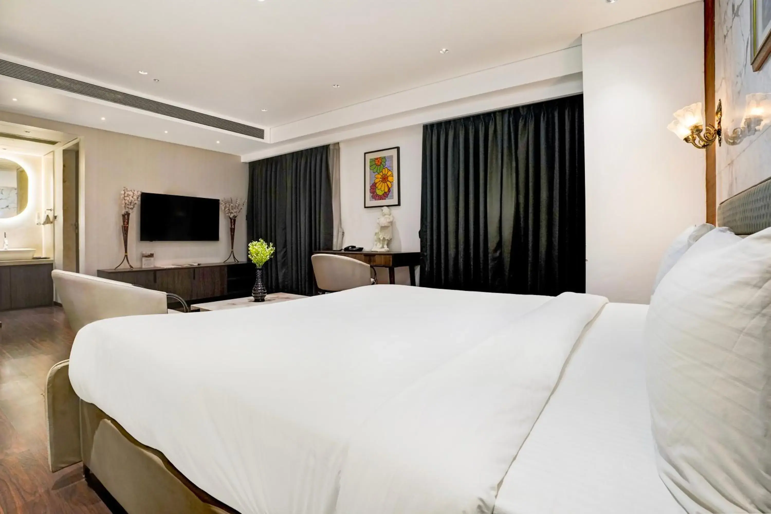 Bedroom, Bed in Palette Magarpatta City formerly Emerald Guestimony Bedroom, Bed in Palette Magarpatta City formerly Emerald Guestimony