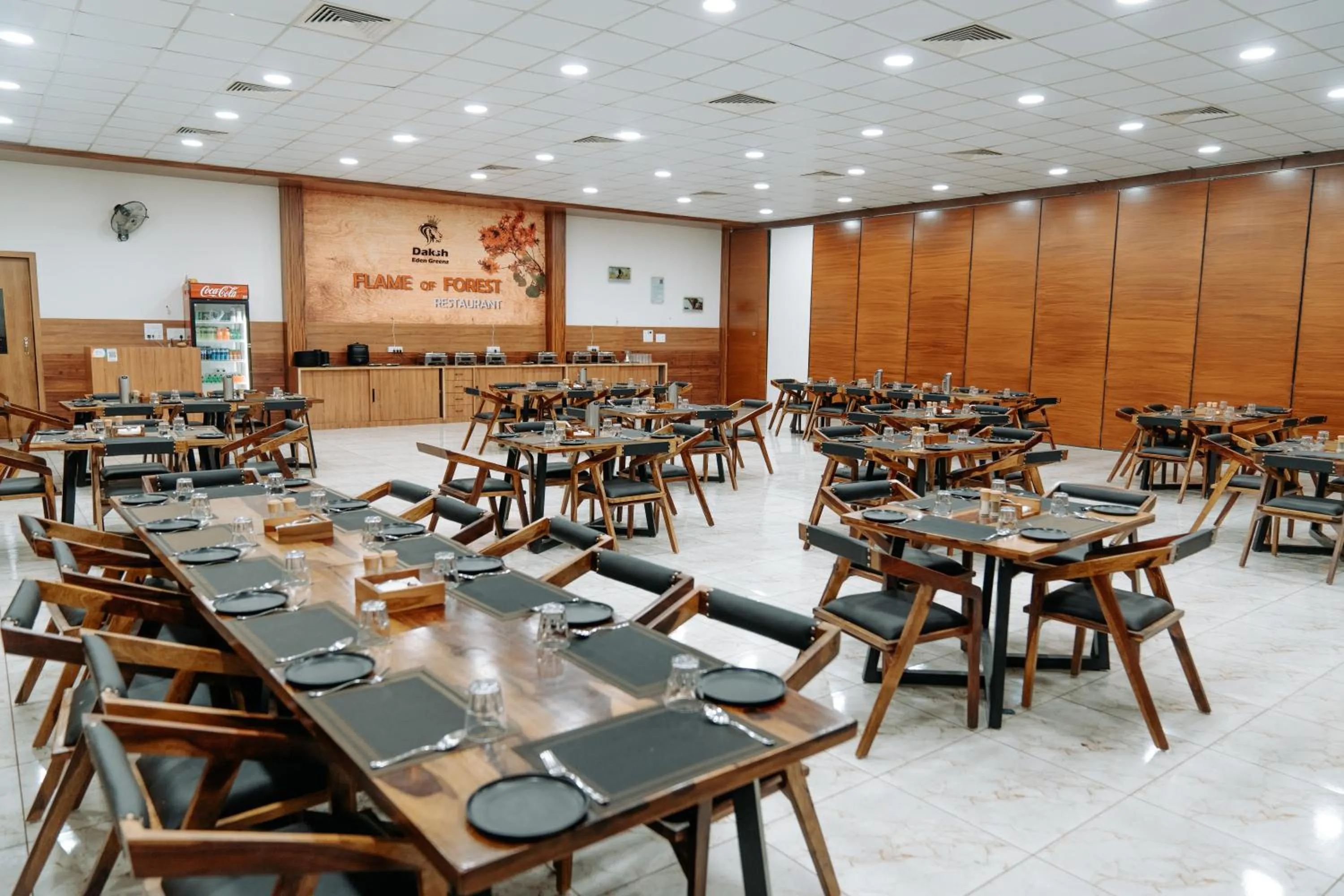 Restaurant/places to eat in Daksh Eden Greenz -A Luxury Resort in Sasan Gir