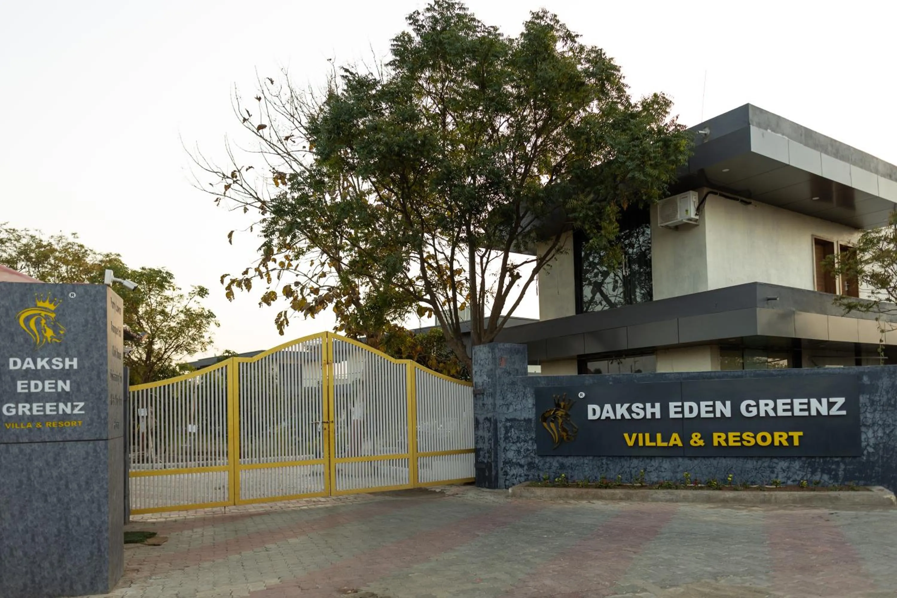 Facade/entrance in Daksh Eden Greenz -A Luxury Resort in Sasan Gir