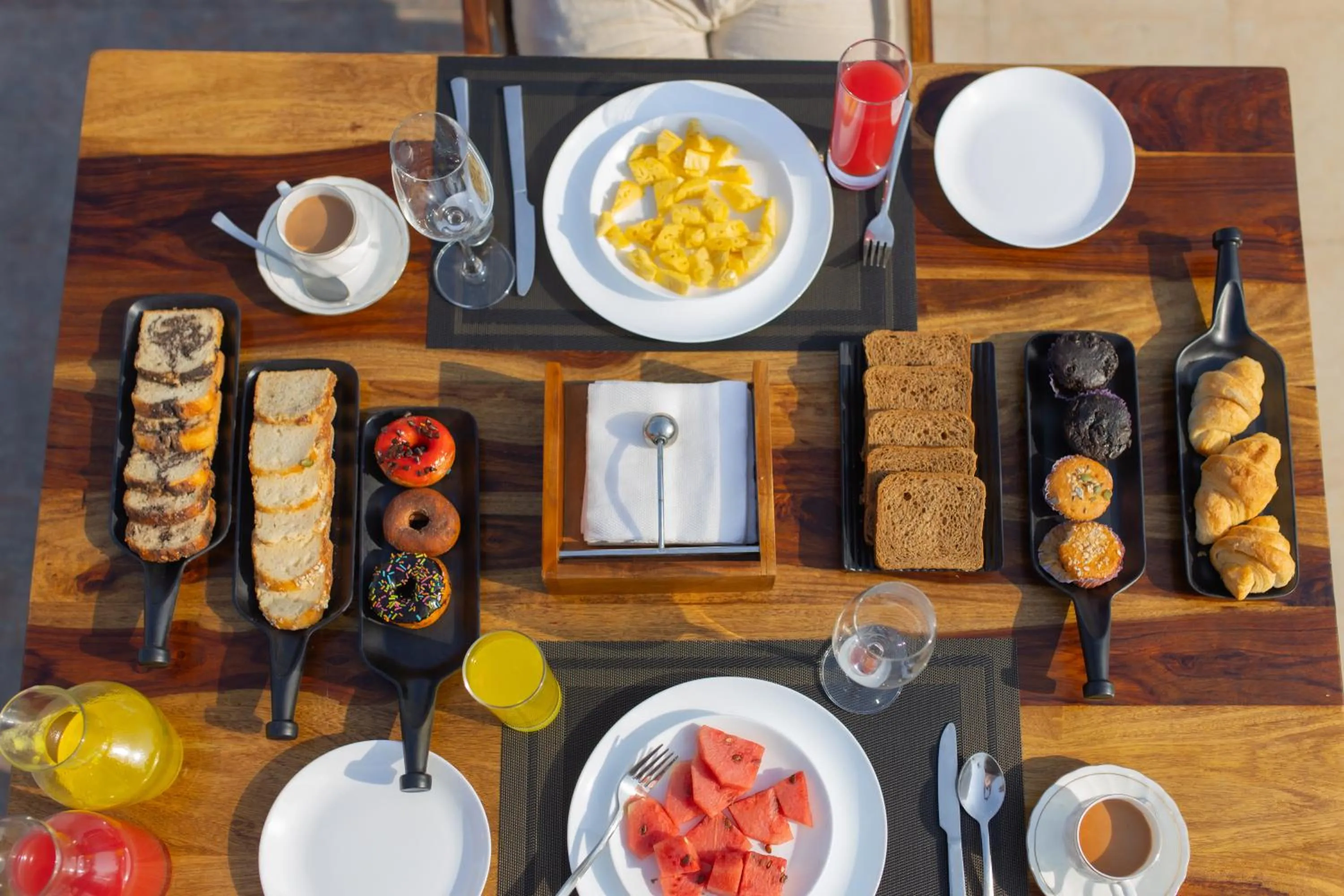 Food and drinks in Daksh Eden Greenz -A Luxury Resort in Sasan Gir