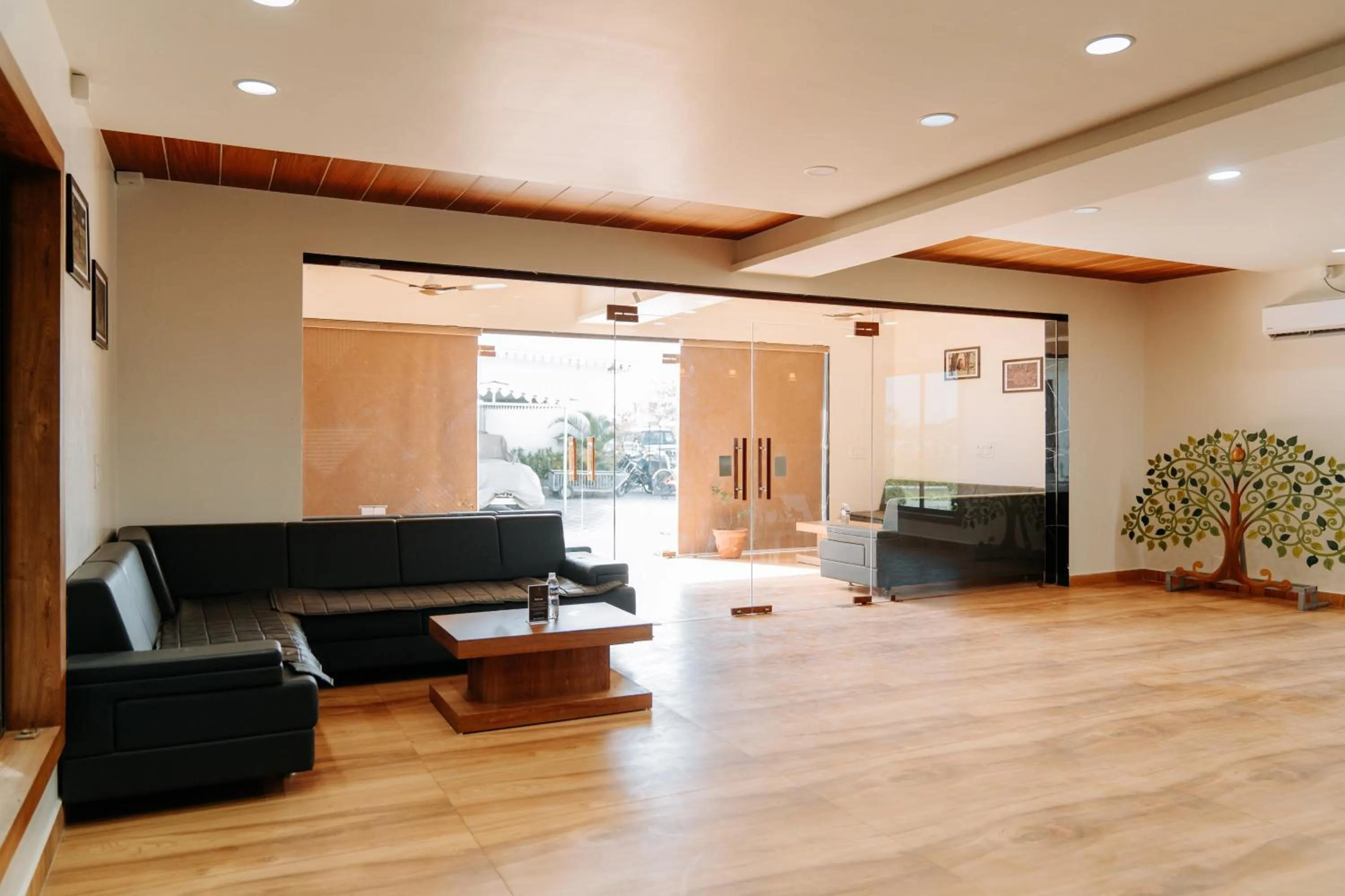 Lobby or reception in Daksh Eden Greenz -A Luxury Resort in Sasan Gir