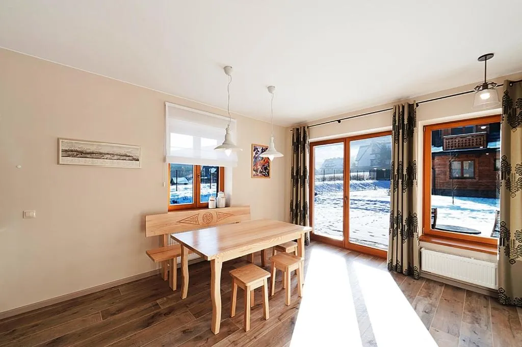 Dining area in Apartamenty Lipki Park, Sun & Snow