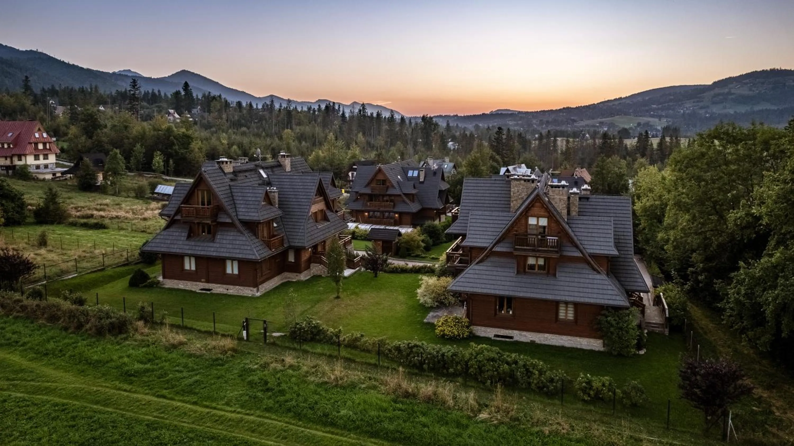 Property building in Apartamenty Lipki Park, Sun & Snow