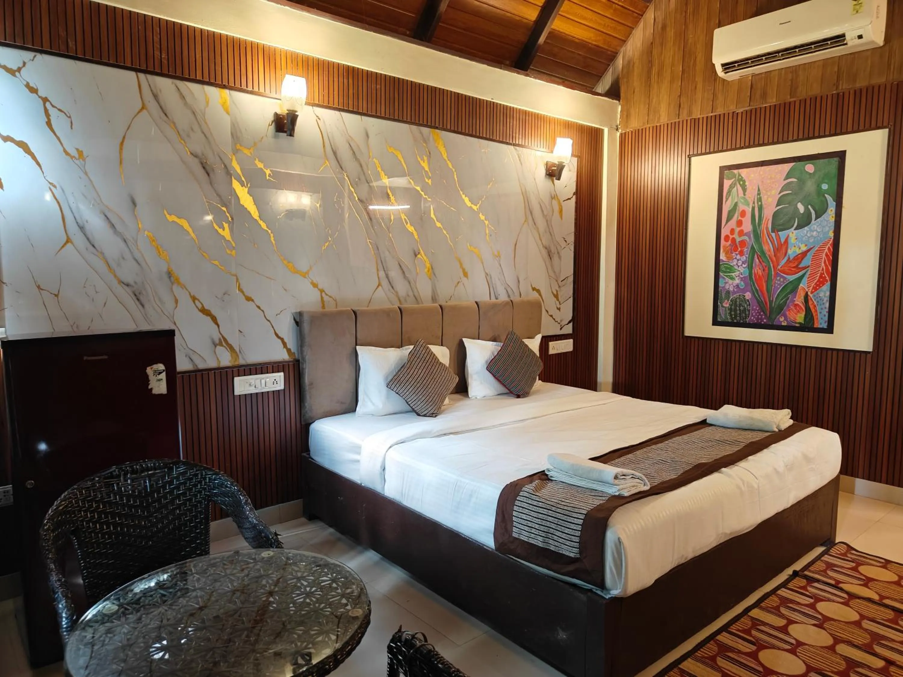 Photo of the whole room in Ocean Pearl Beach Resort