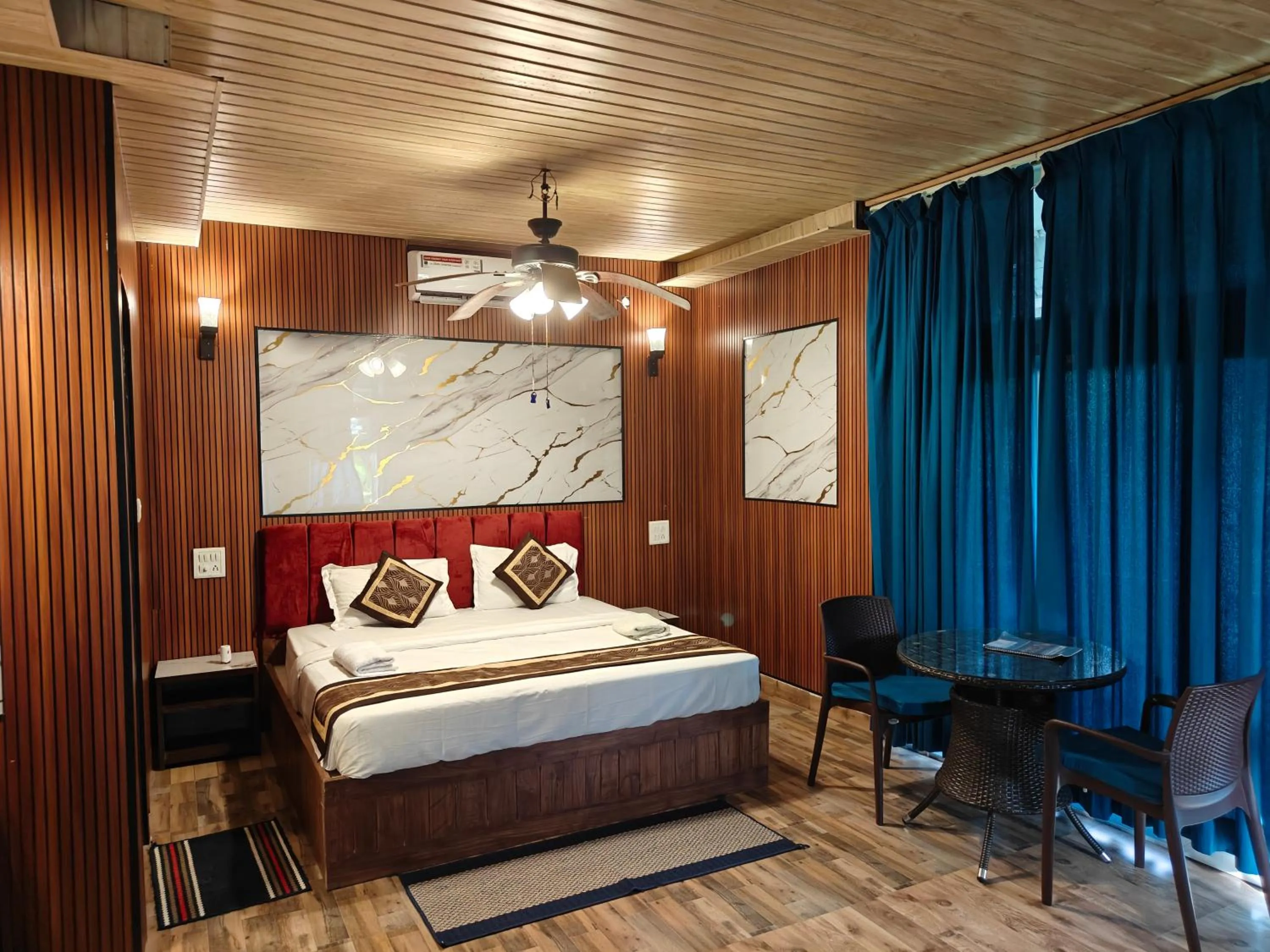 Photo of the whole room in Ocean Pearl Beach Resort