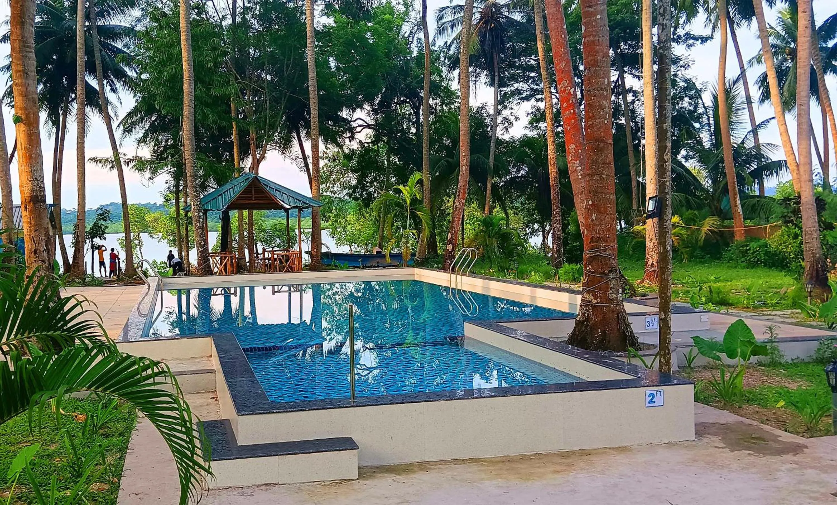 Swimming pool in Ocean Pearl Beach Resort