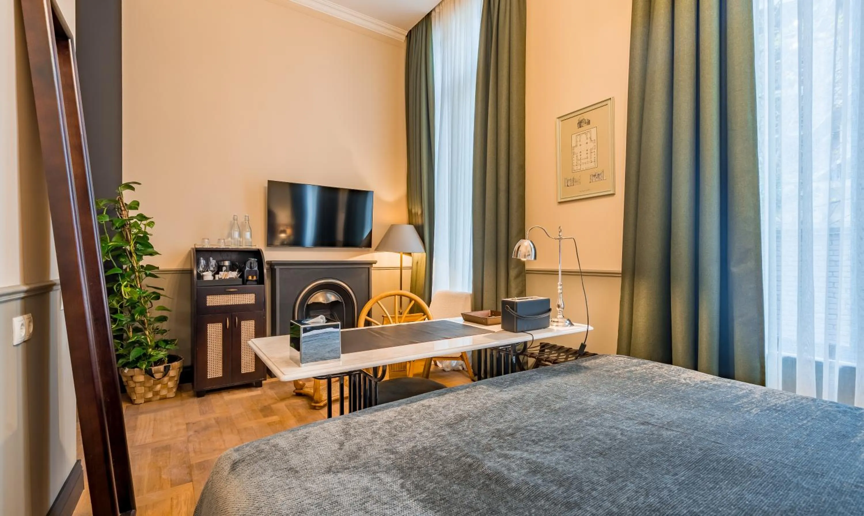 TV and multimedia, Bed in Communal Hotel Kutaisi