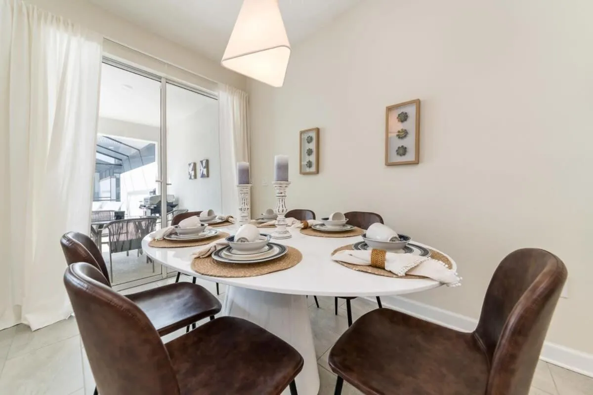 Beautiful house great location private pool