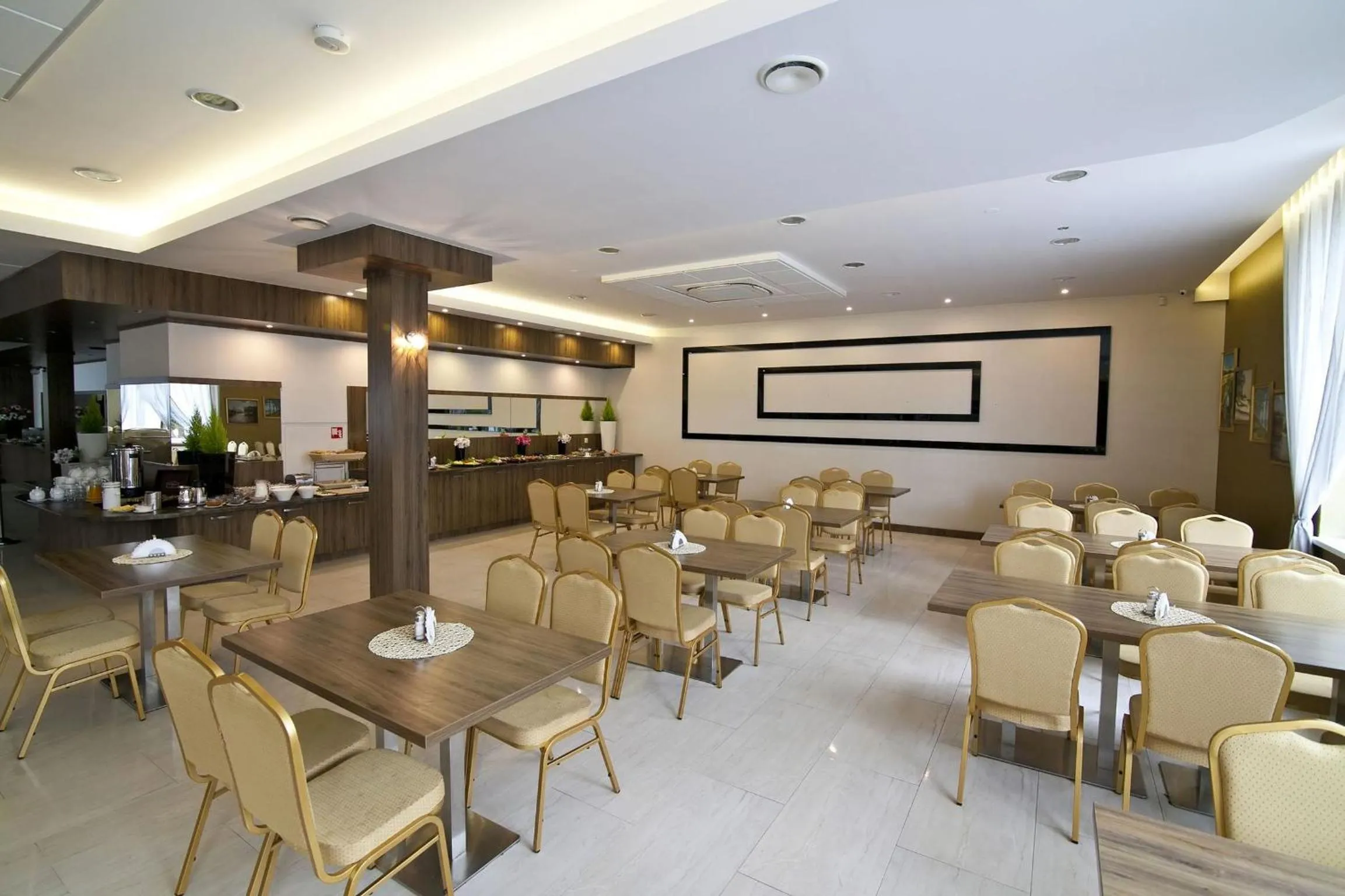 Restaurant/places to eat in Imperiall Resort & MediSpa
