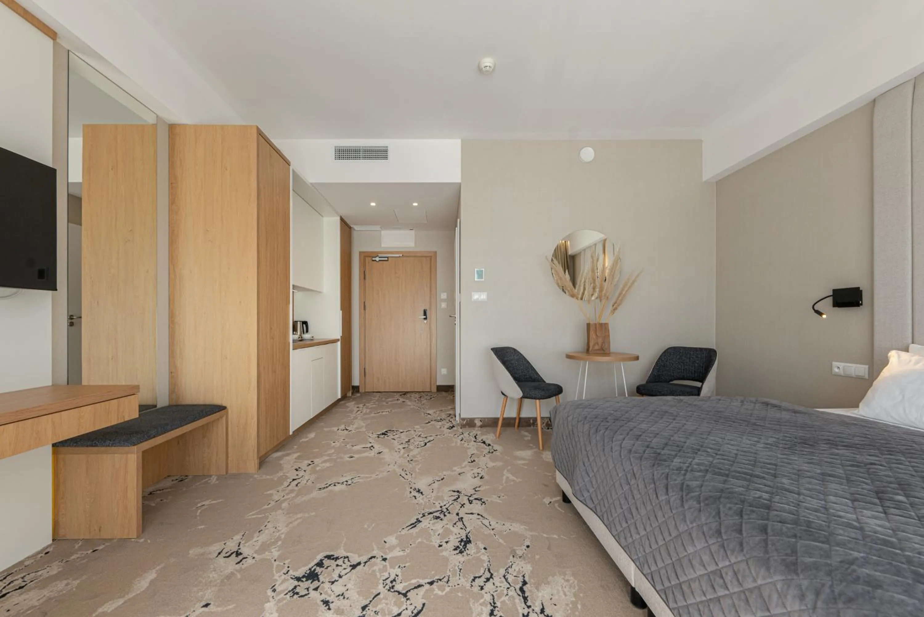 Living room, Bed in Imperiall Resort & MediSpa