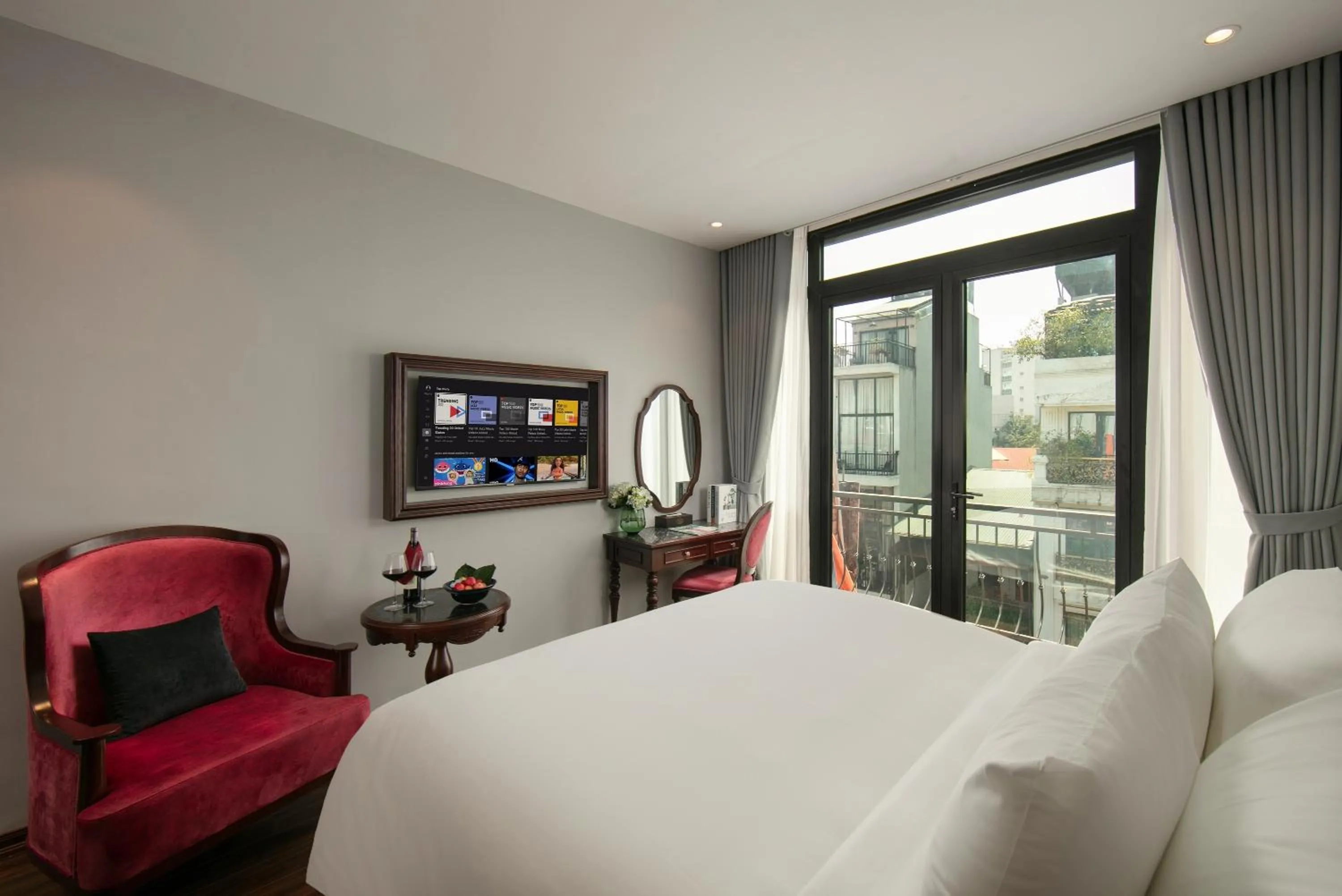 Bedroom, Bed in Serene Central Hotel