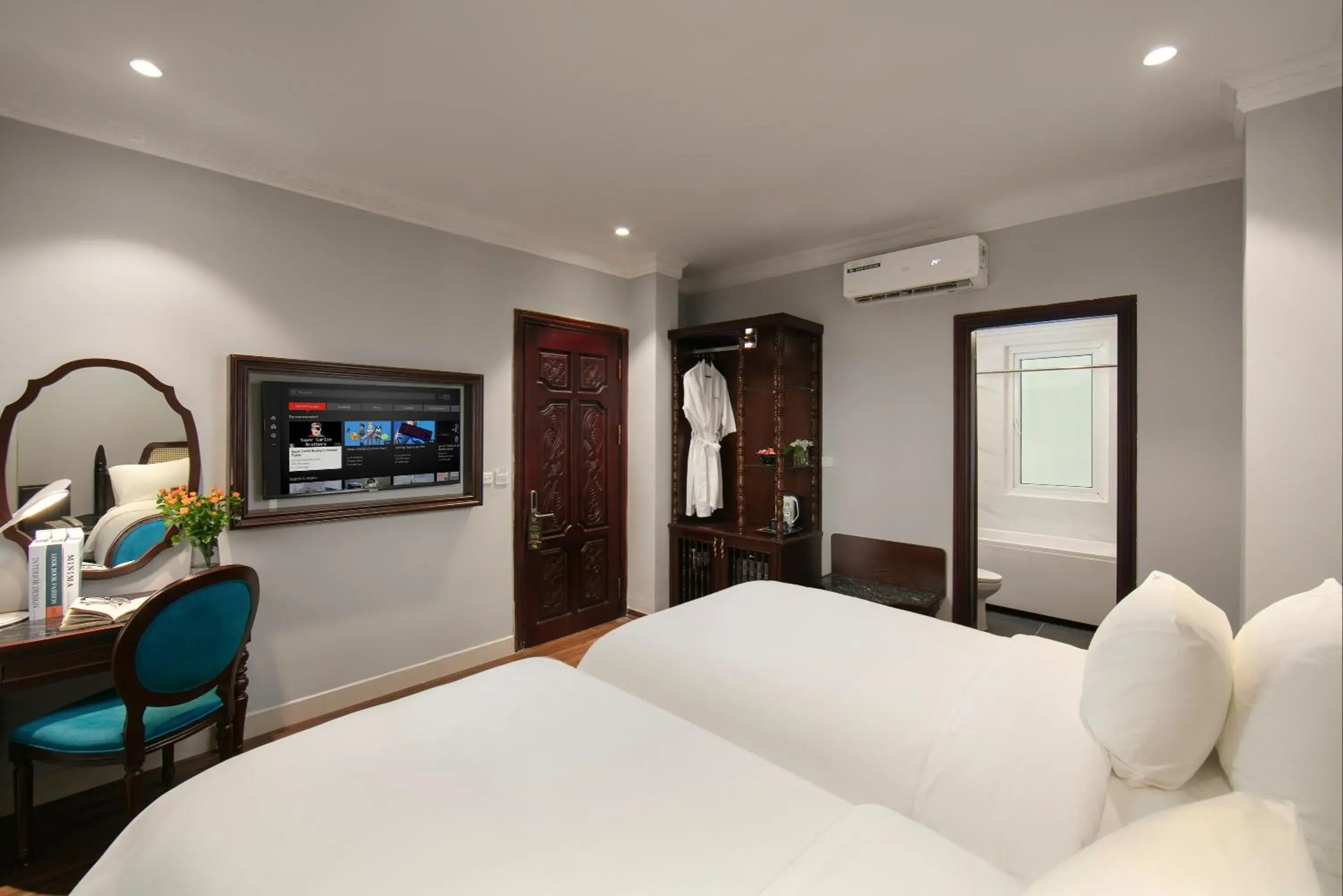 Bedroom, Bed in Serene Central Hotel Bedroom, Bed in Serene Central Hotel