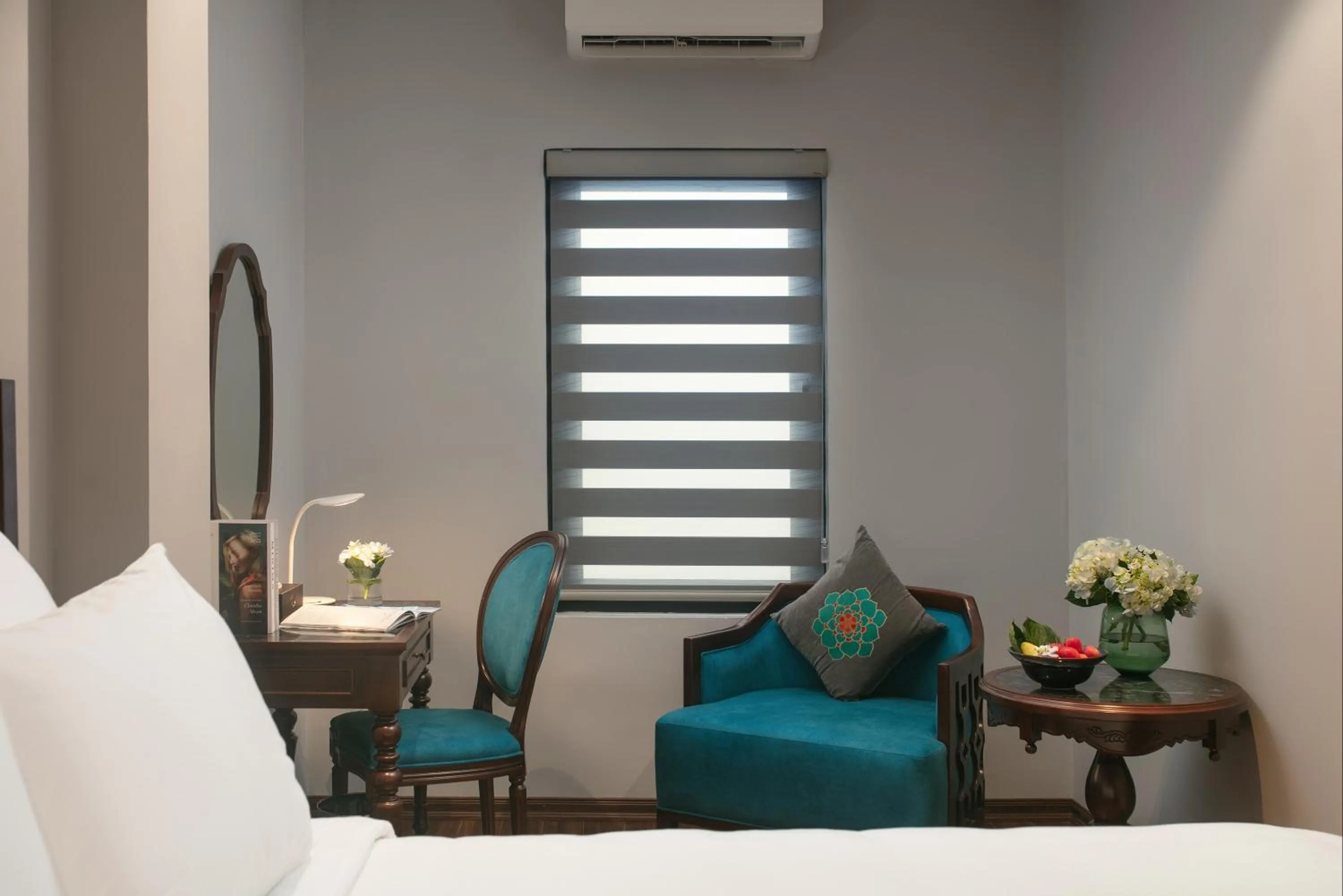 Bedroom, Bed in Serene Central Hotel