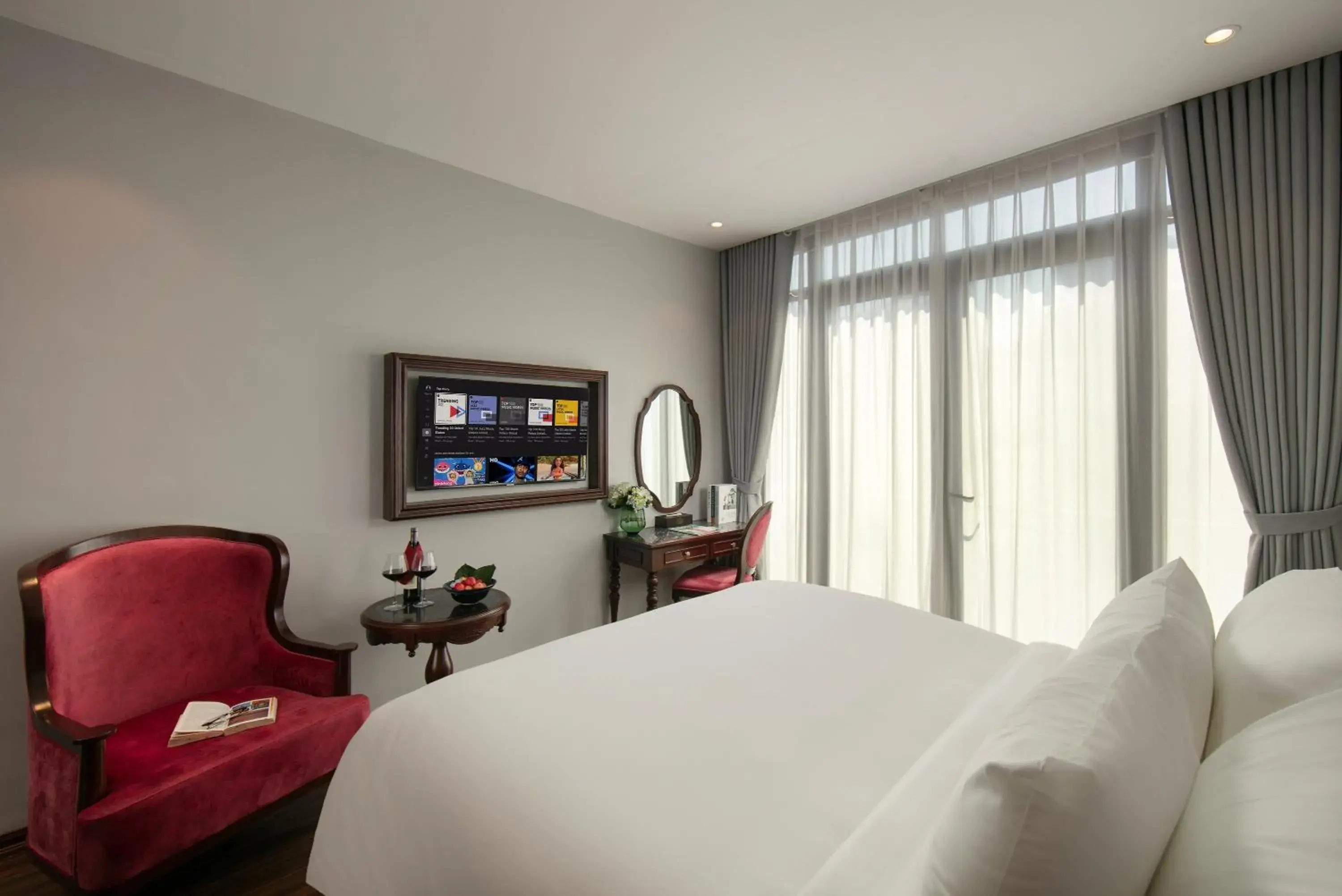 Bedroom, Bed in Serene Central Hotel Bedroom, Bed in Serene Central Hotel