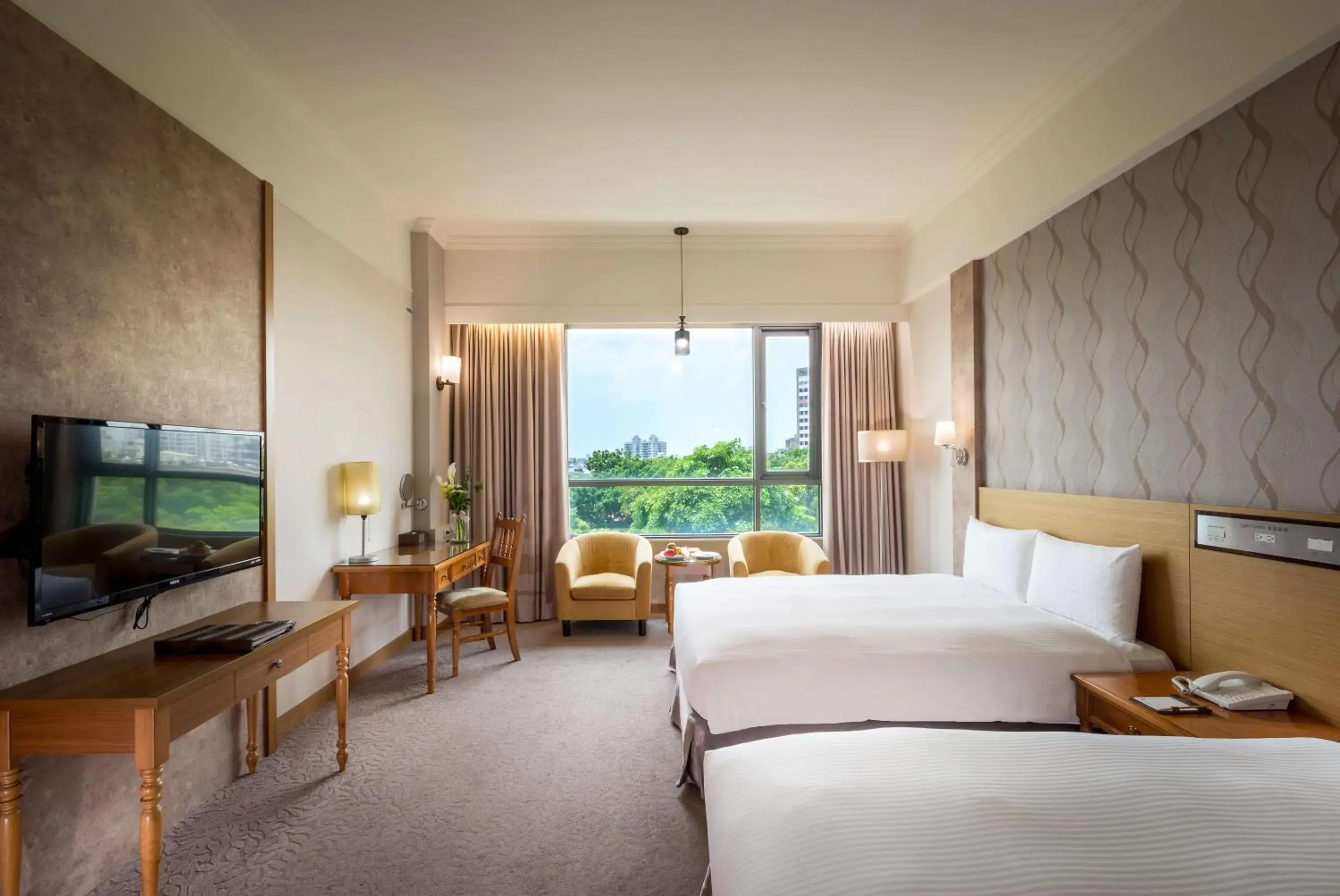 Photo of the whole room, Bed in Royal Chiayi Hotel Photo of the whole room, Bed in Royal Chiayi Hotel