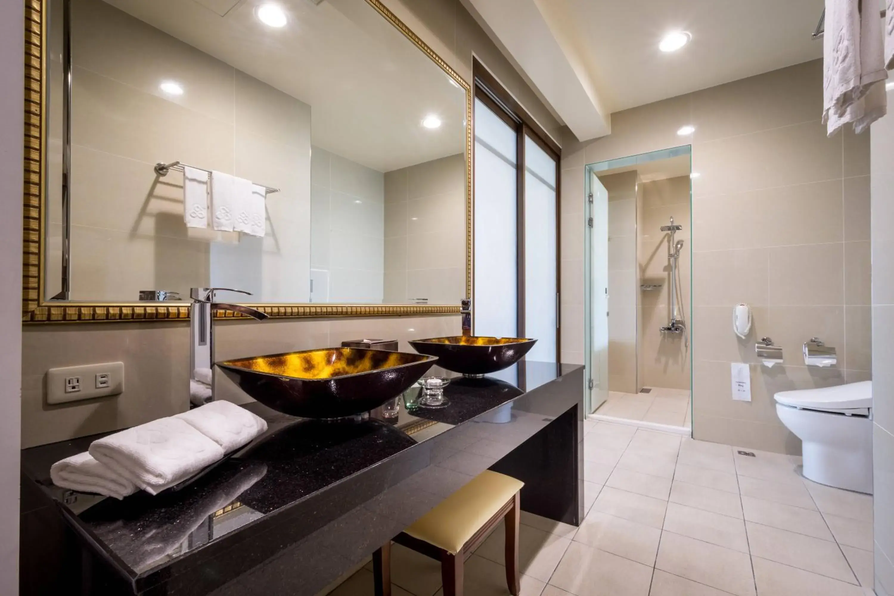 Bathroom in Royal Chiayi Hotel Bathroom in Royal Chiayi Hotel