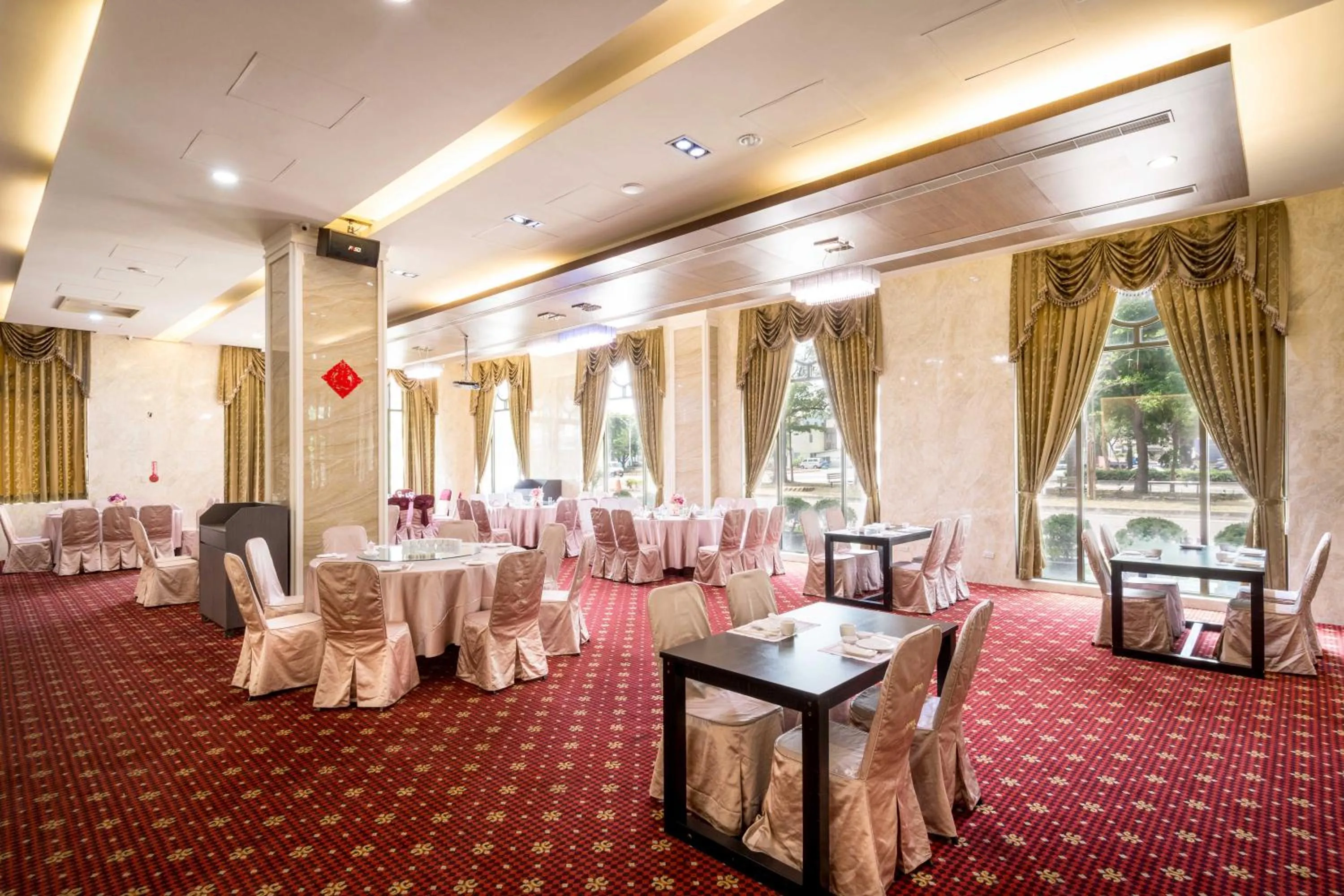 Restaurant/places to eat in Royal Chiayi Hotel