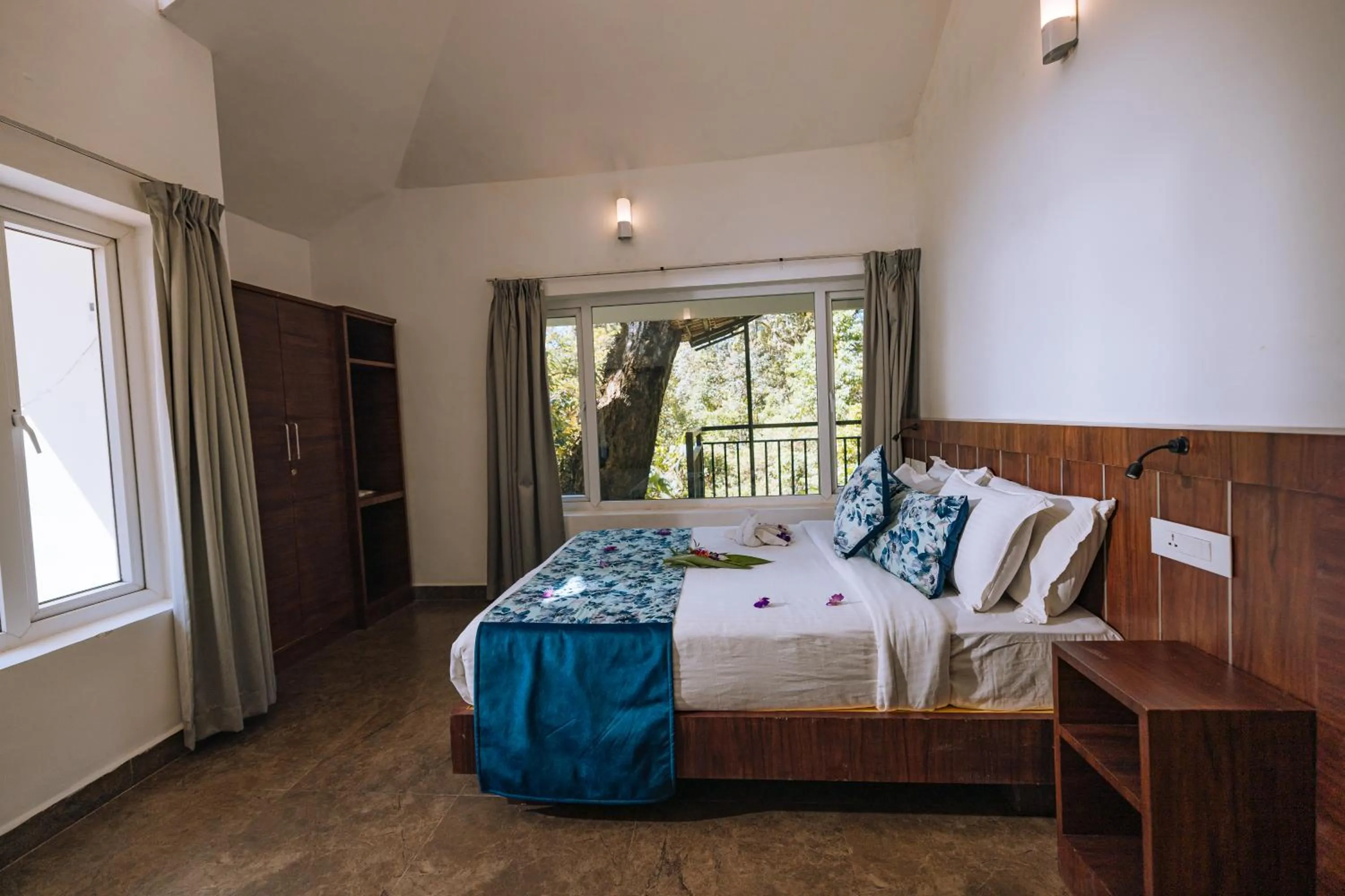 Bed in Elixir Woods Luxury Resort And Spa, Munnar